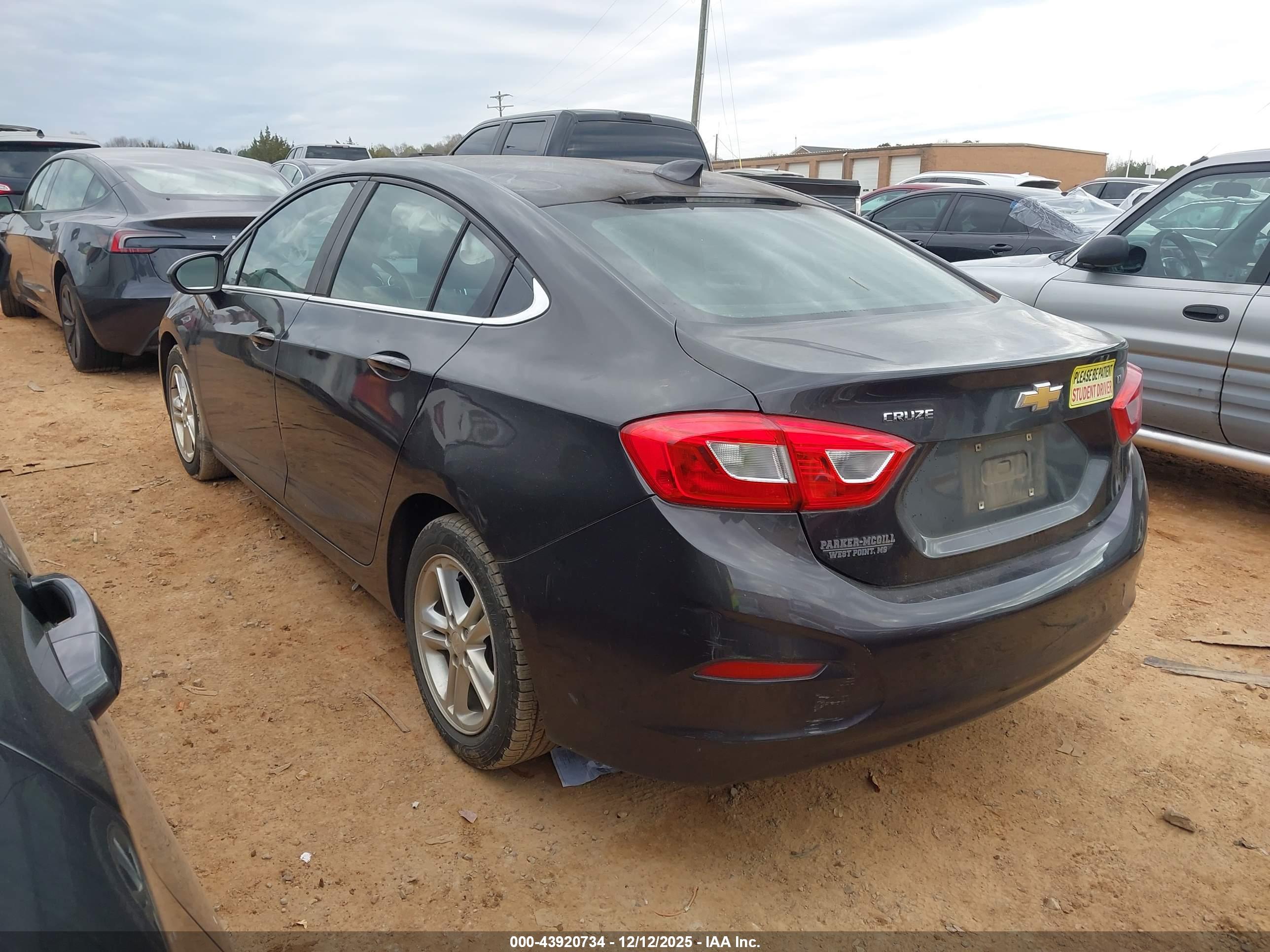 CHEVROLET CRUZE image 3