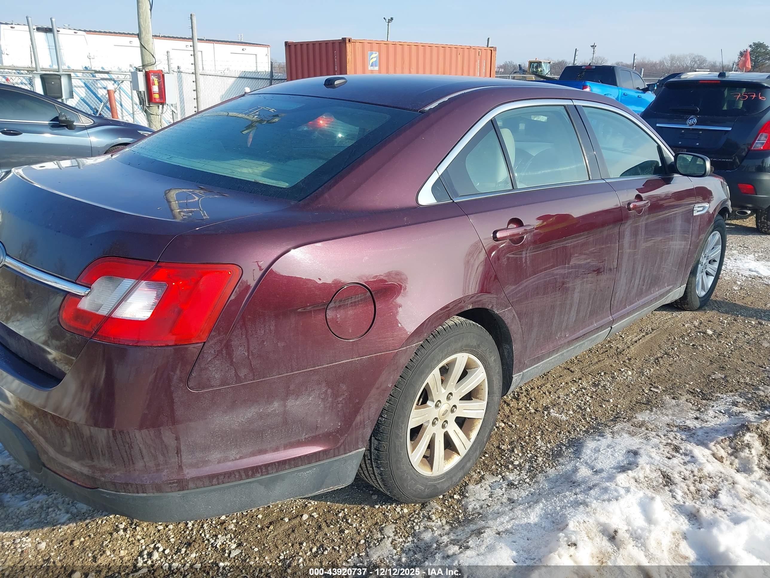 FORD TAURUS image 4