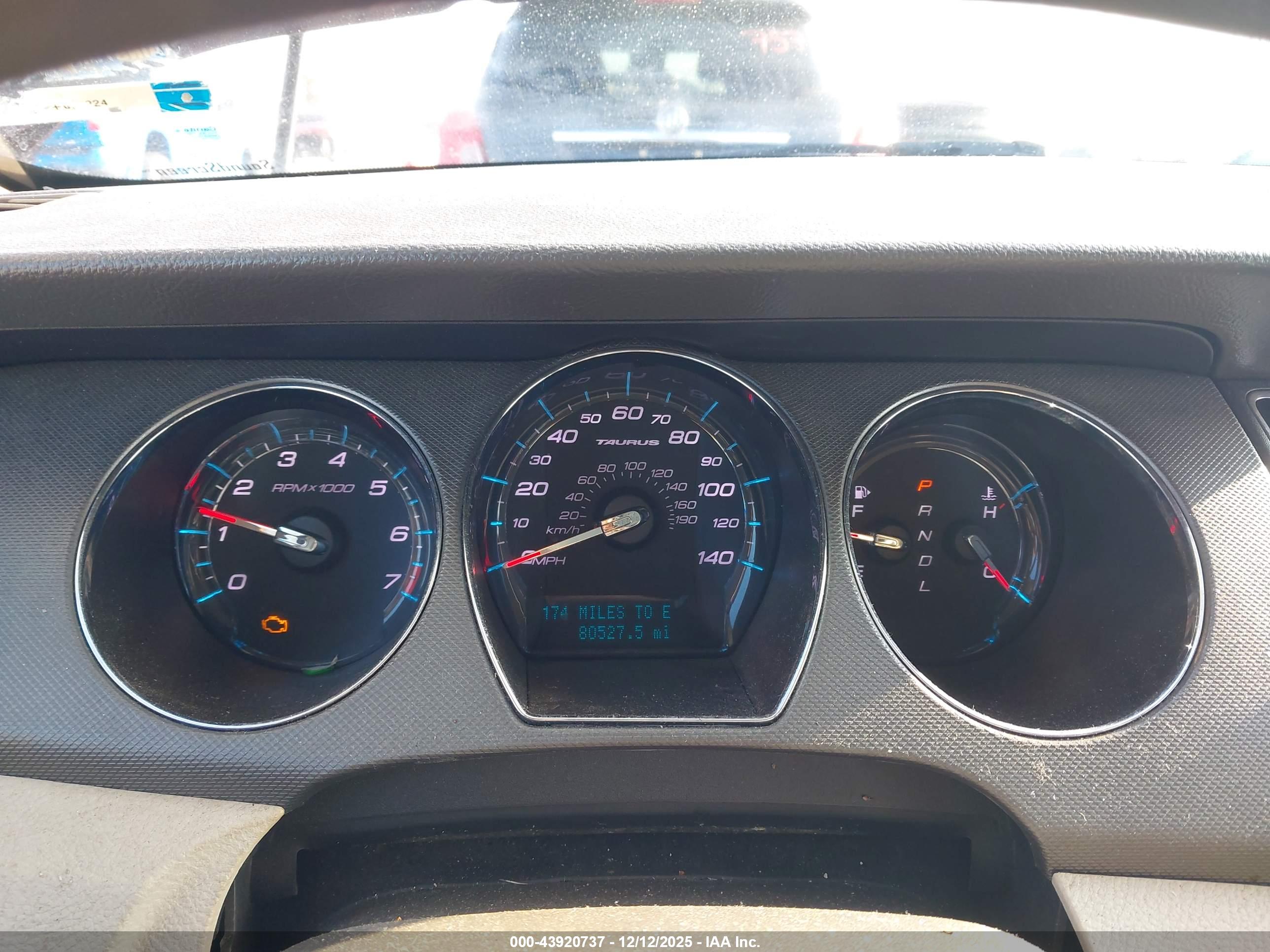 FORD TAURUS image 7