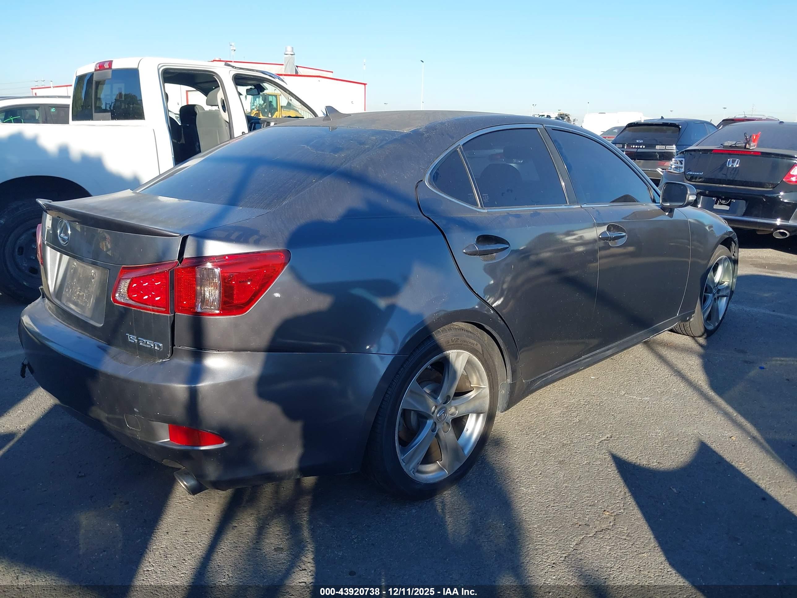 LEXUS IS image 4