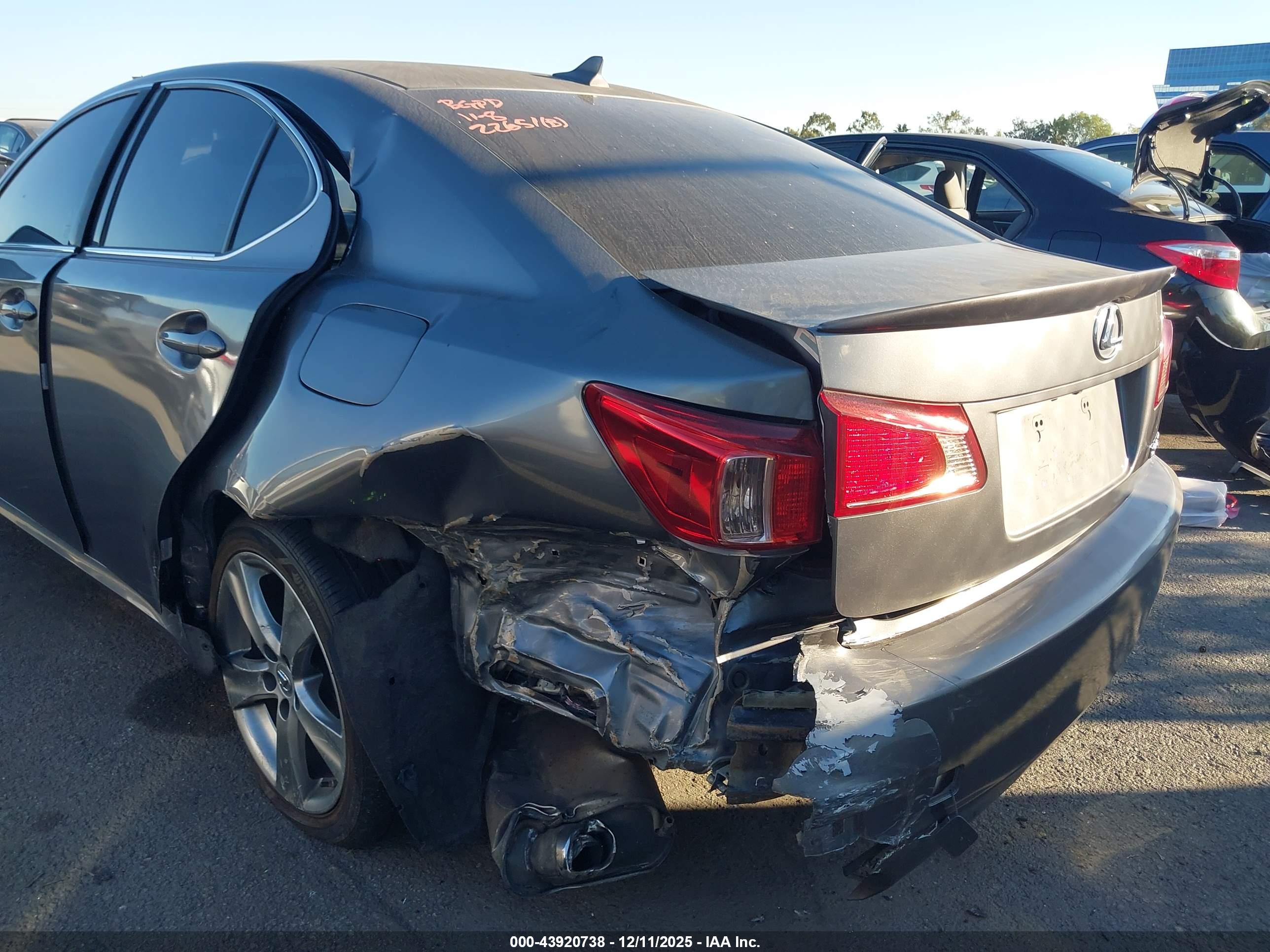 LEXUS IS image 6