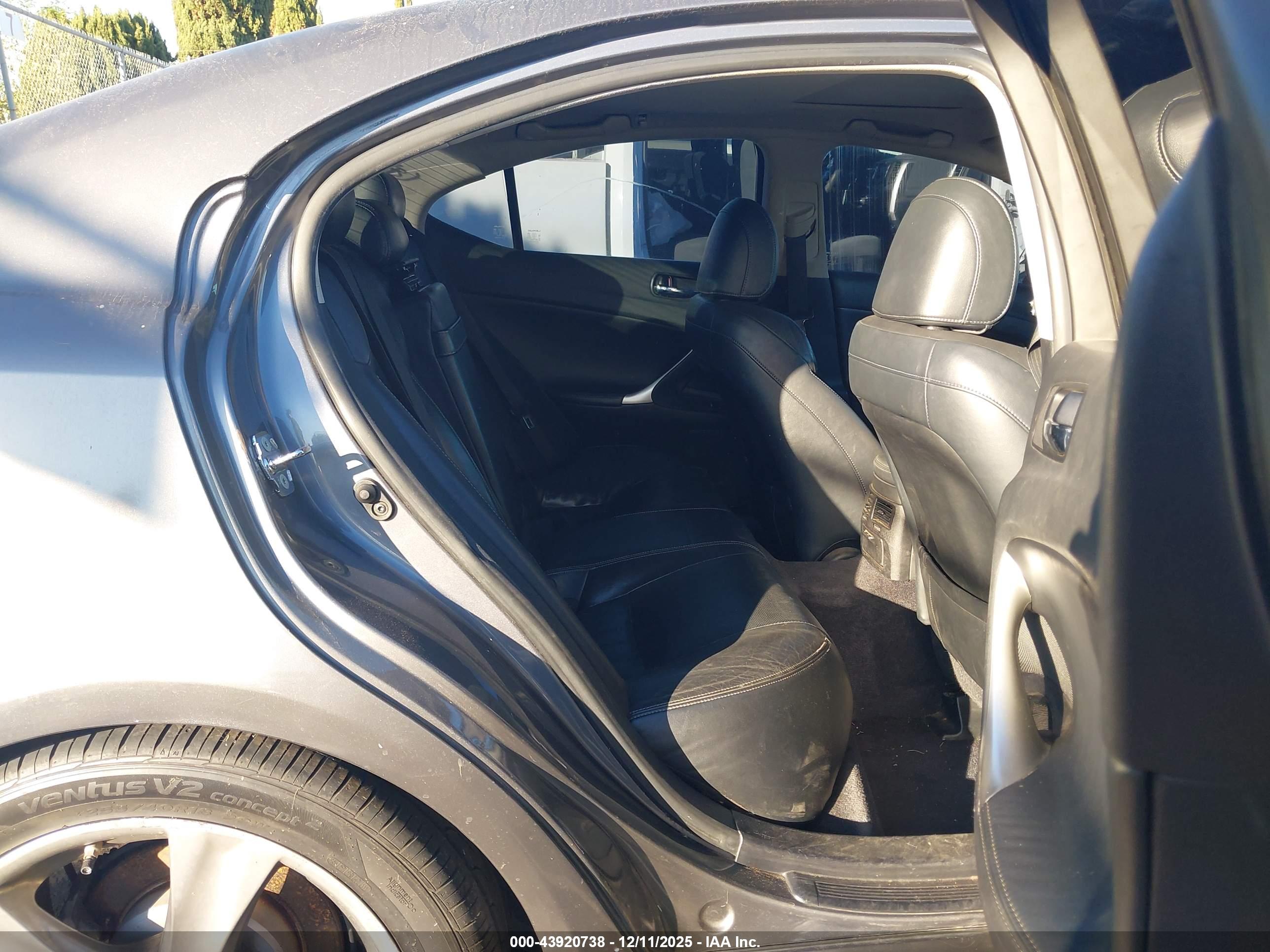 LEXUS IS image 8