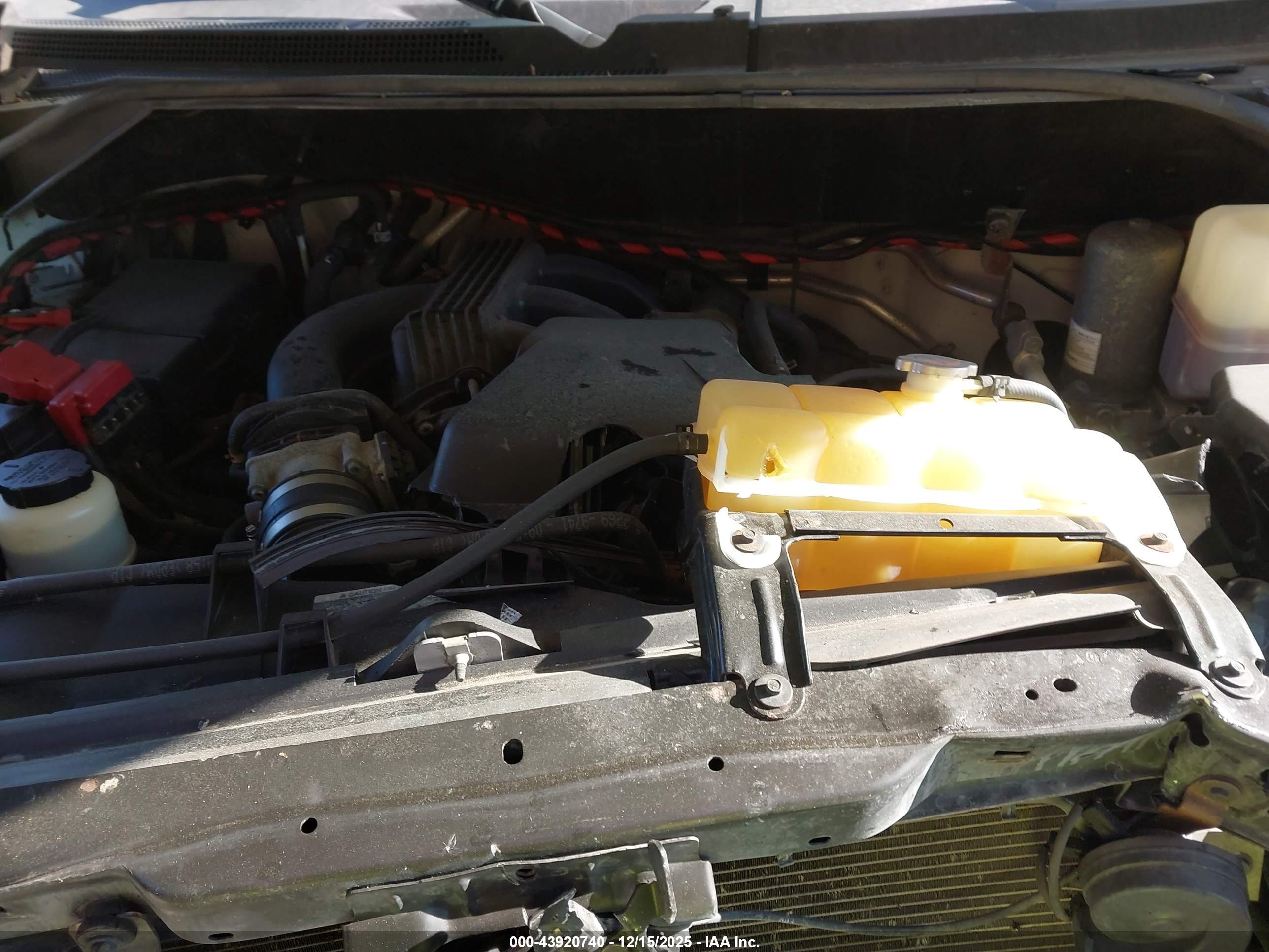 NISSAN NV image 10