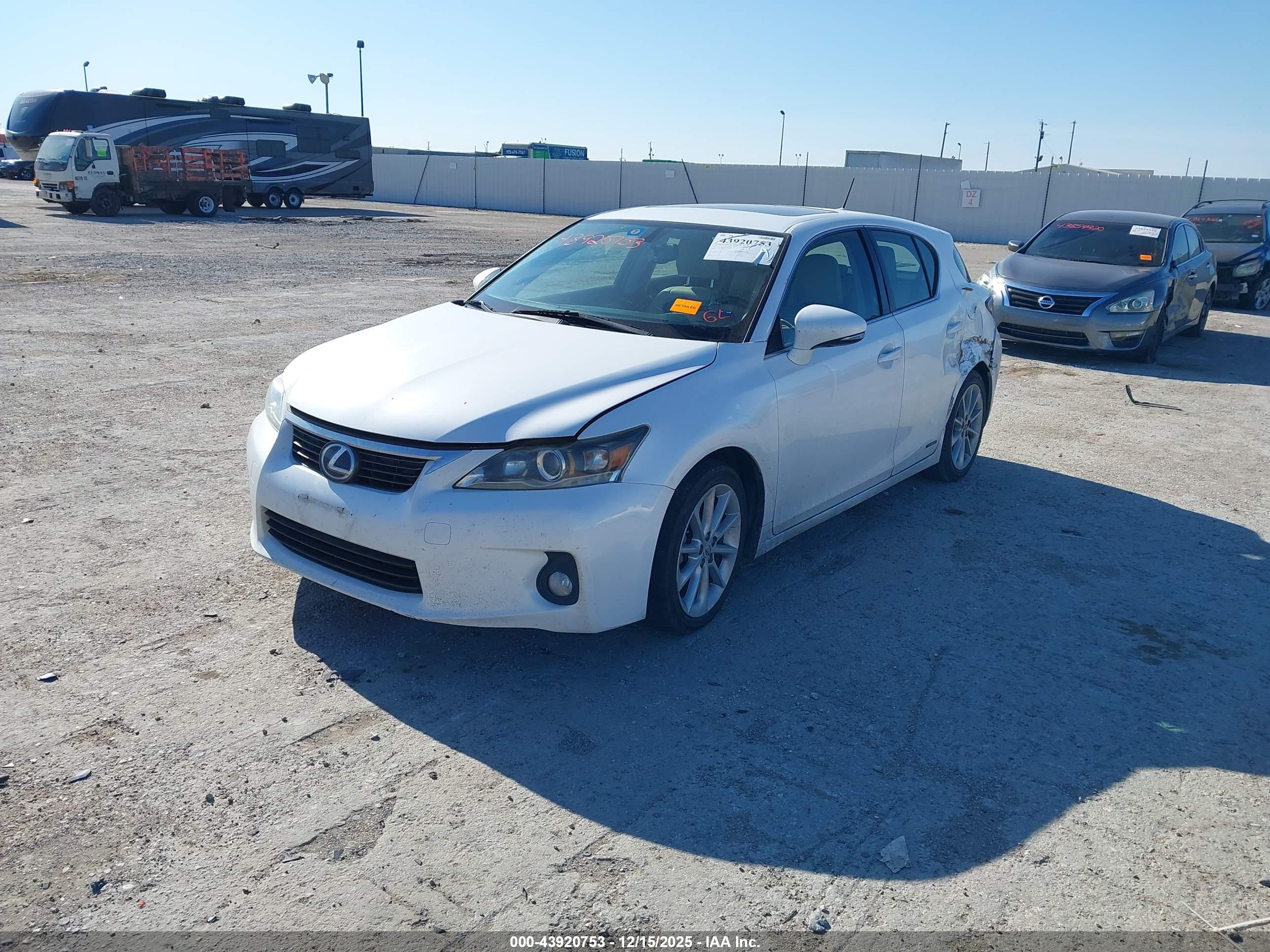 LEXUS CT image 2