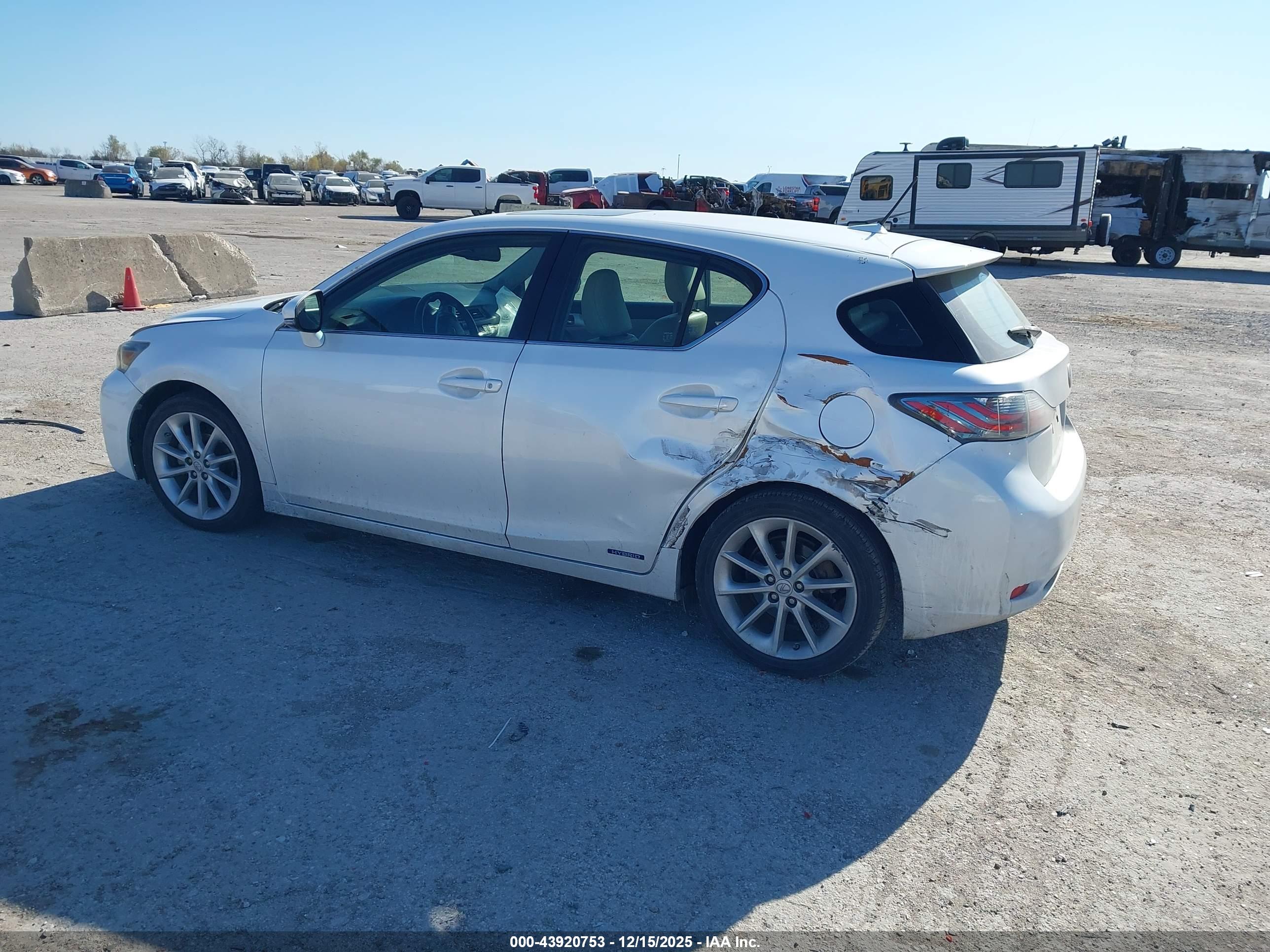 LEXUS CT image 6