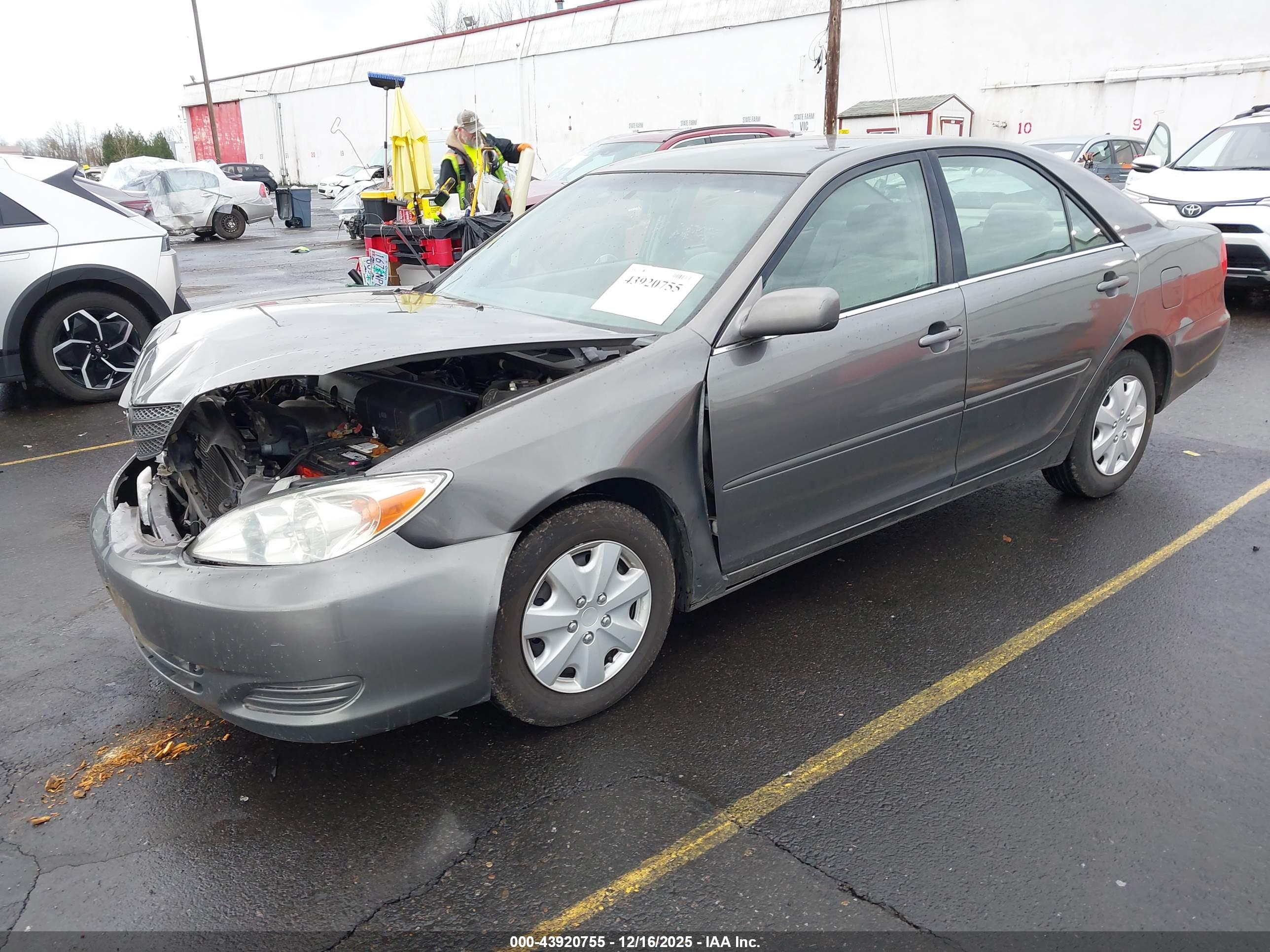 TOYOTA CAMRY image 2