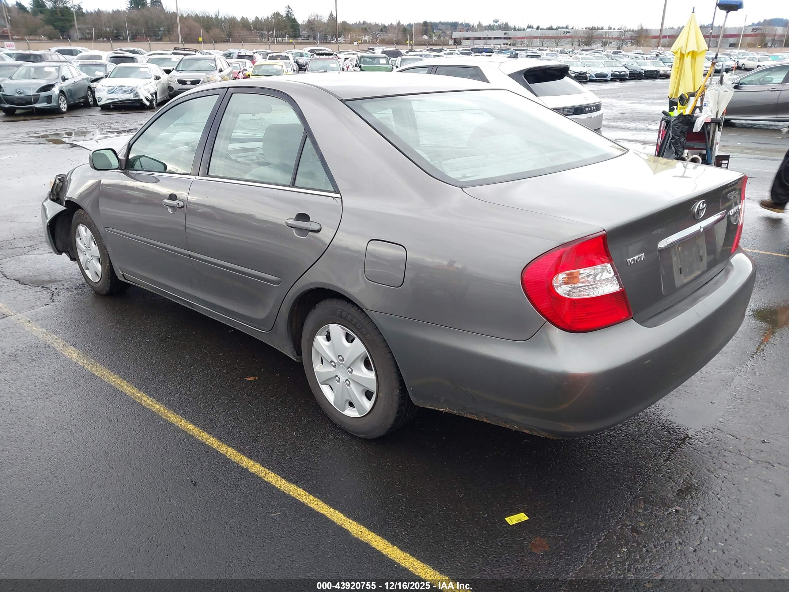 TOYOTA CAMRY image 3