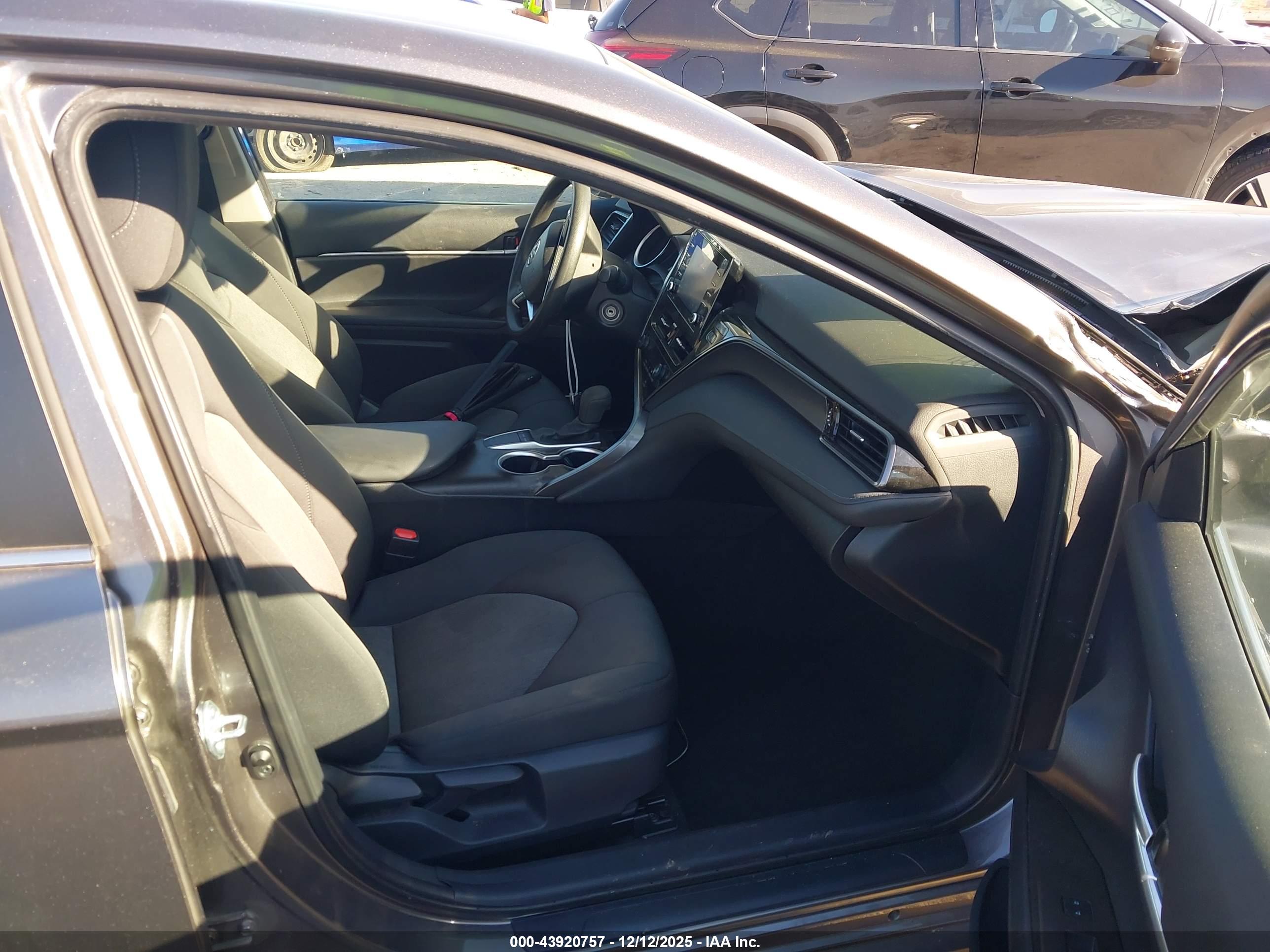 TOYOTA CAMRY image 5