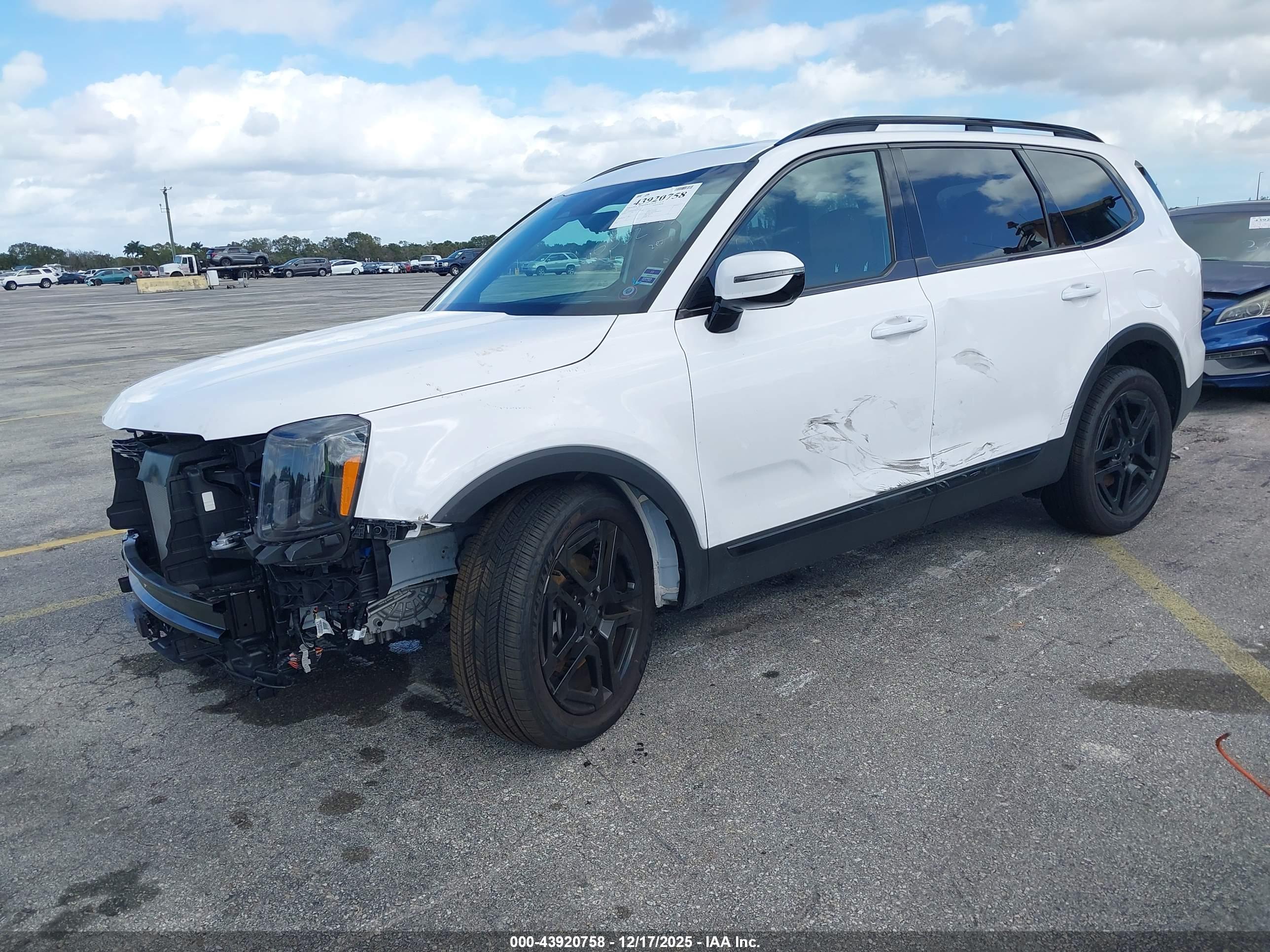 KIA TELLURIDE image 2