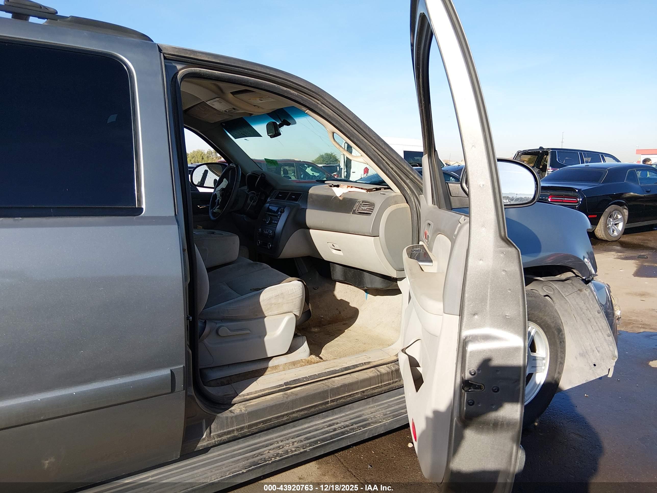 CHEVROLET TAHOE image 5