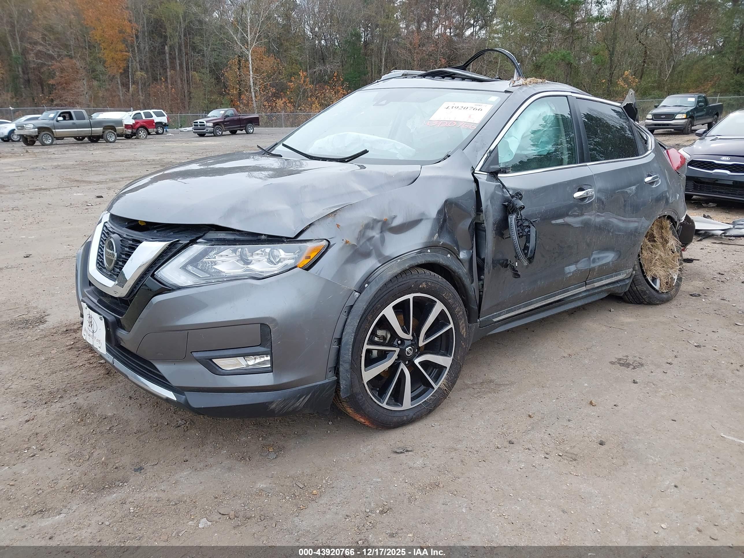 NISSAN ROGUE image 2