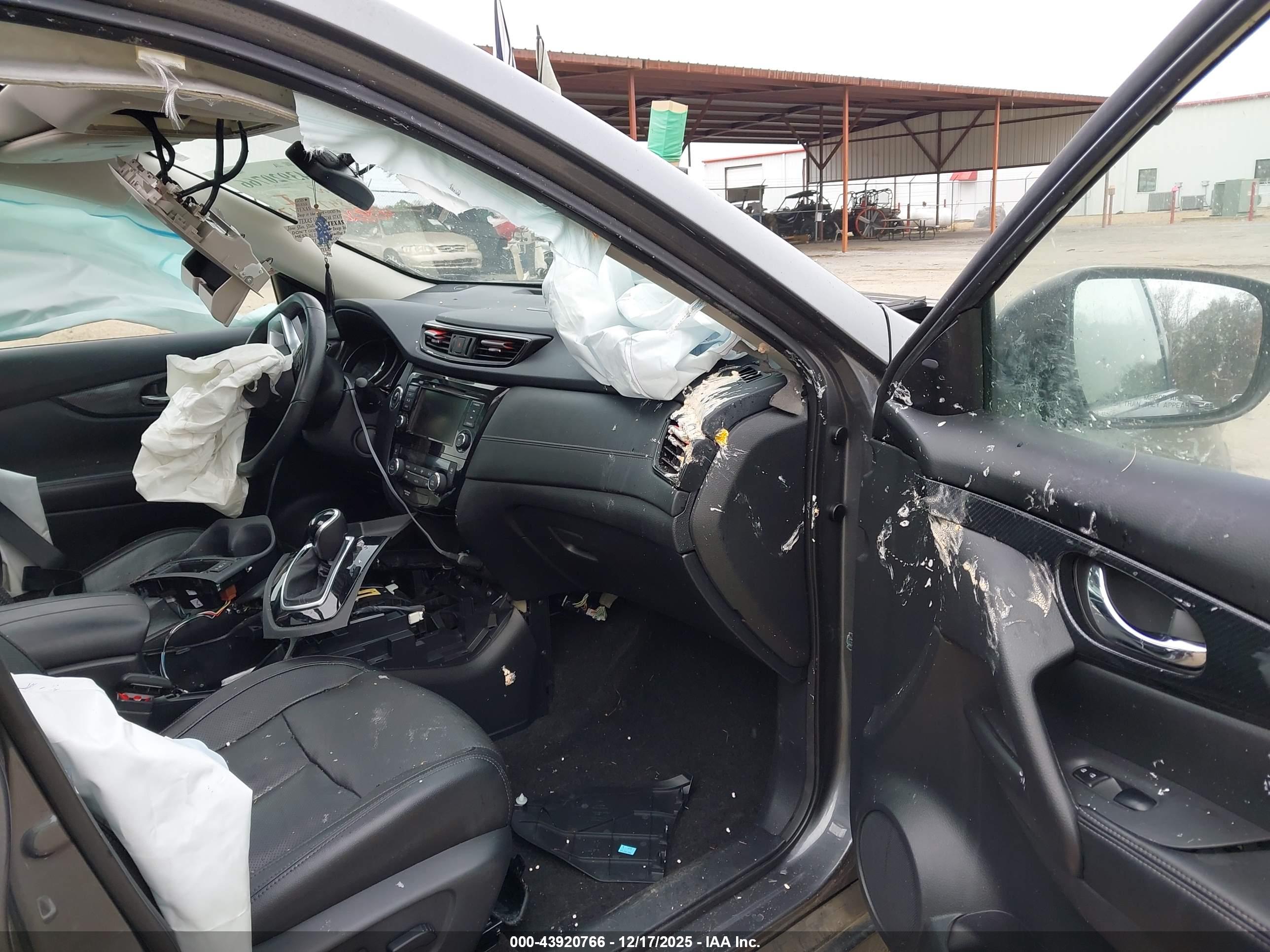 NISSAN ROGUE image 5
