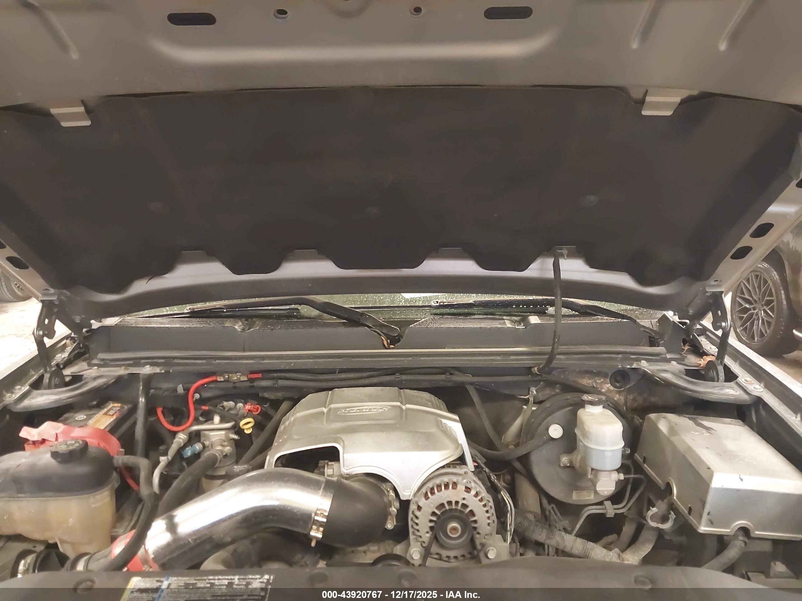 CHEVROLET SILVERADO image 10