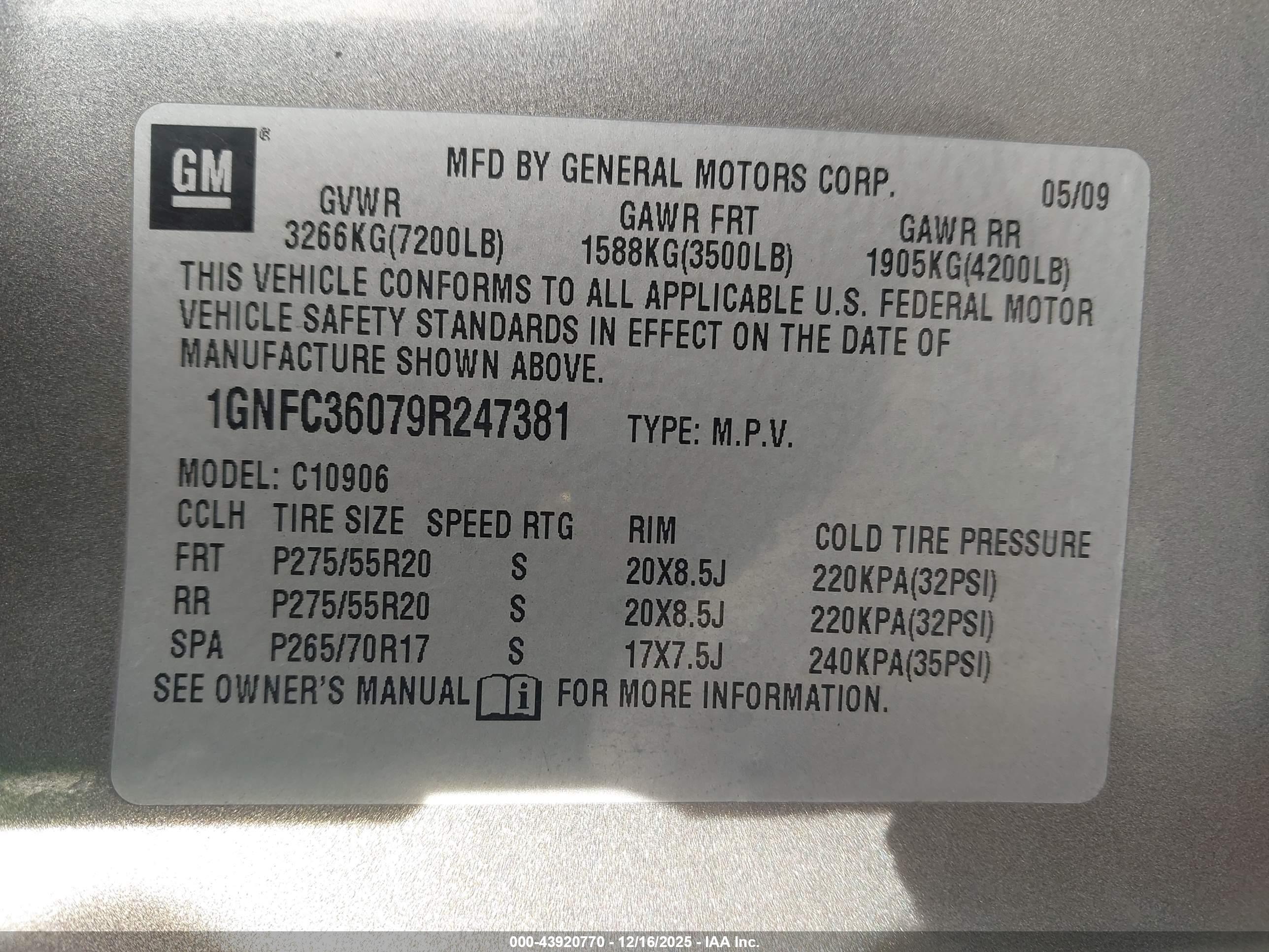 CHEVROLET SUBURBAN image 9