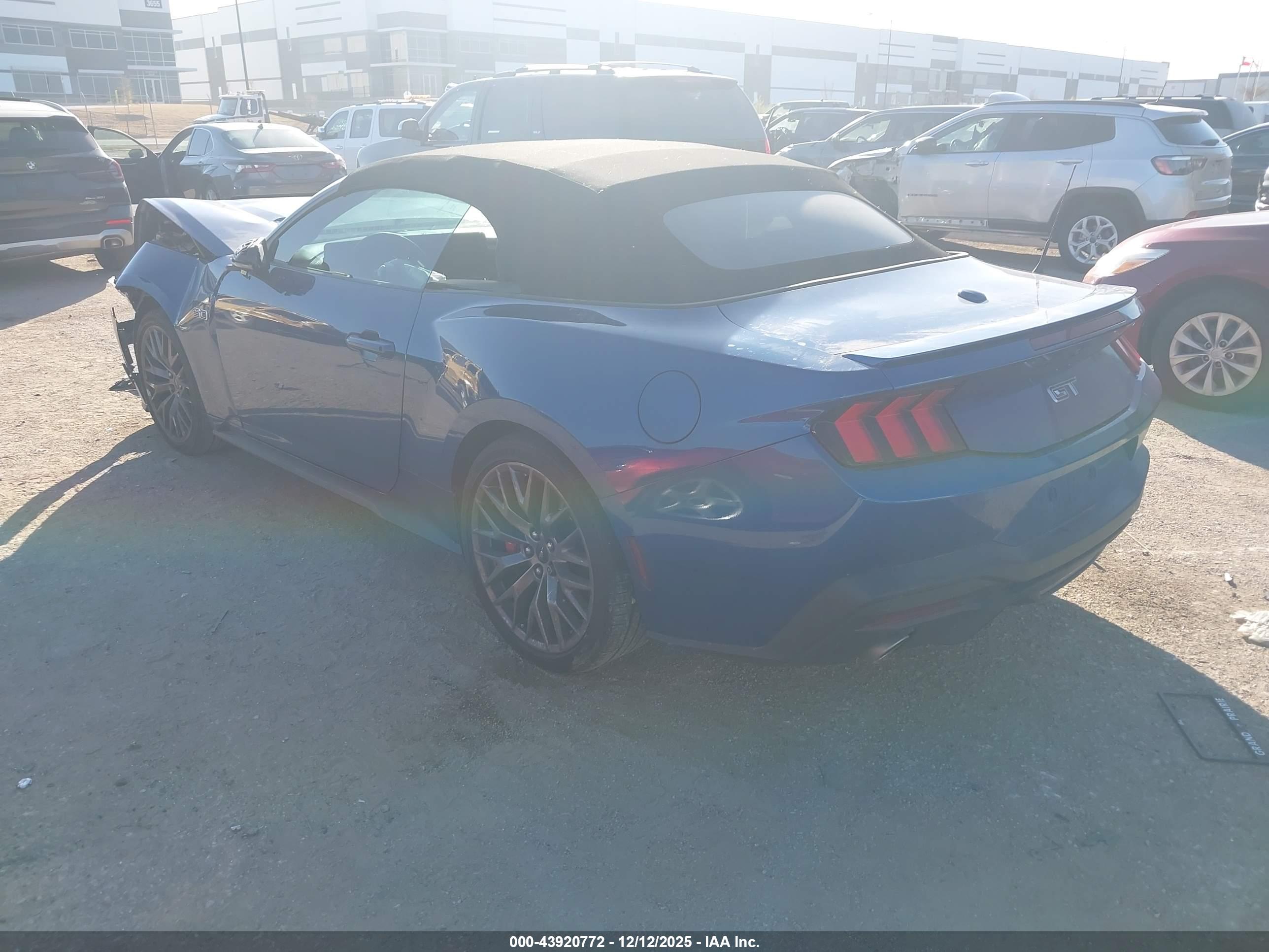 FORD MUSTANG image 3