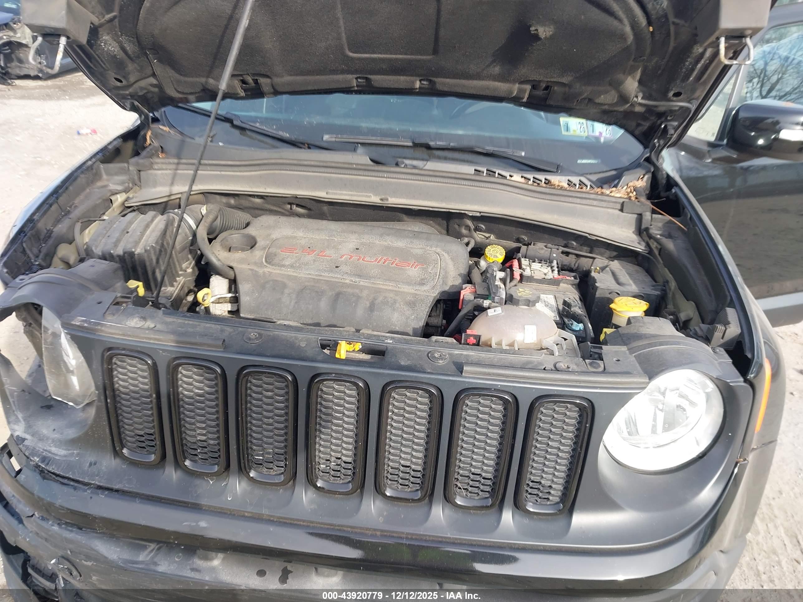 JEEP RENEGADE image 10