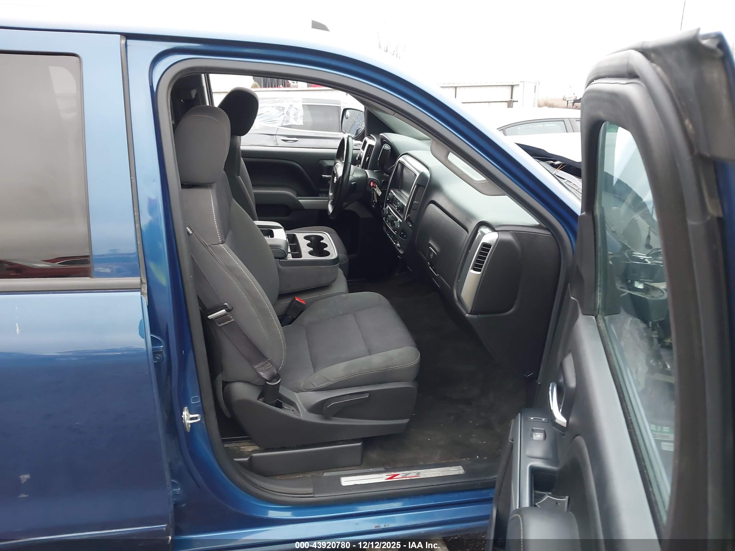 CHEVROLET SILVERADO image 5