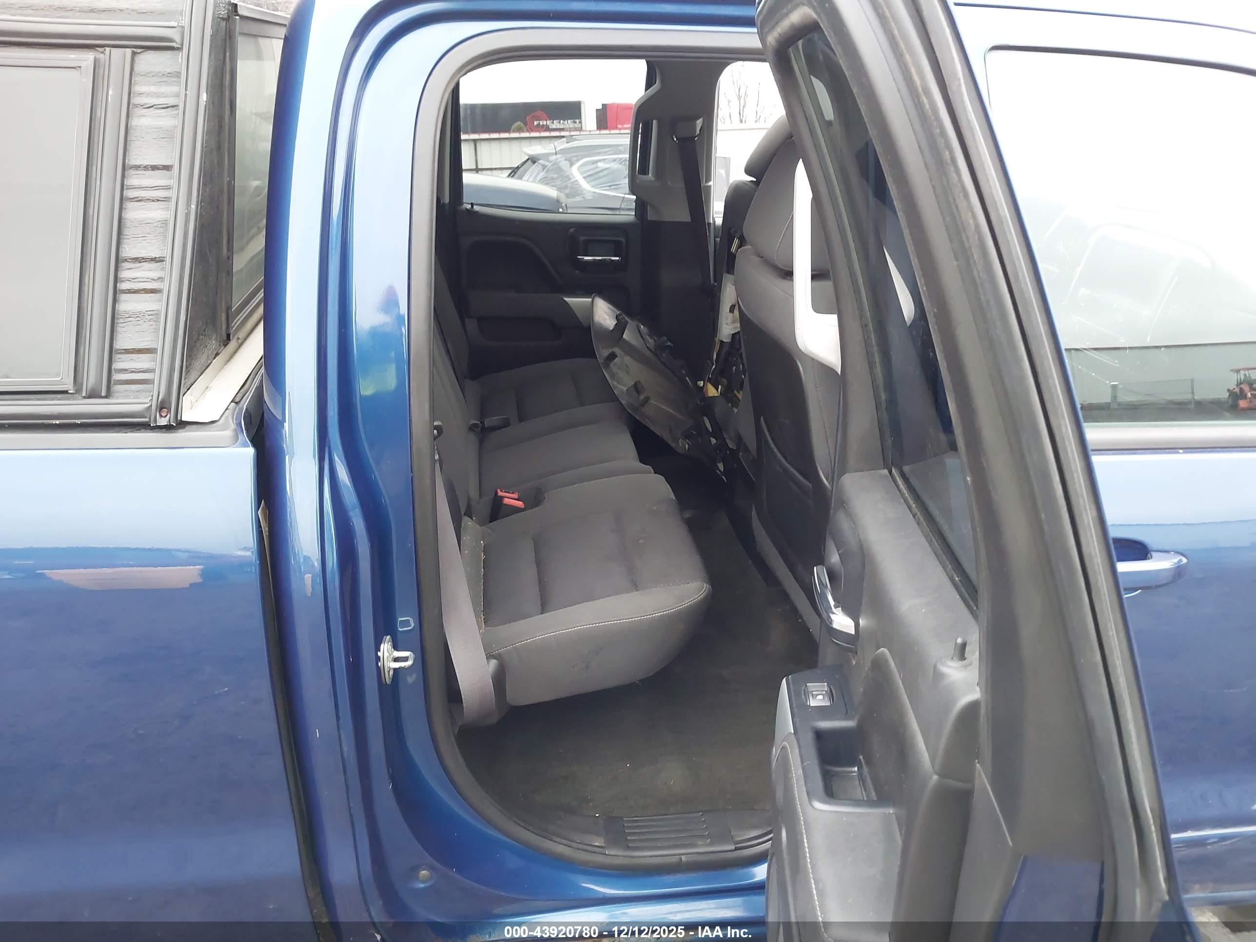 CHEVROLET SILVERADO image 8