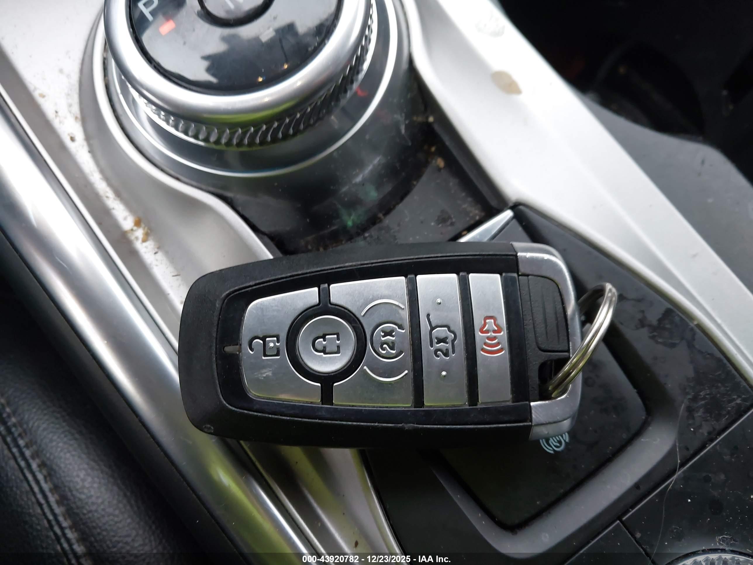 FORD EXPLORER image 11