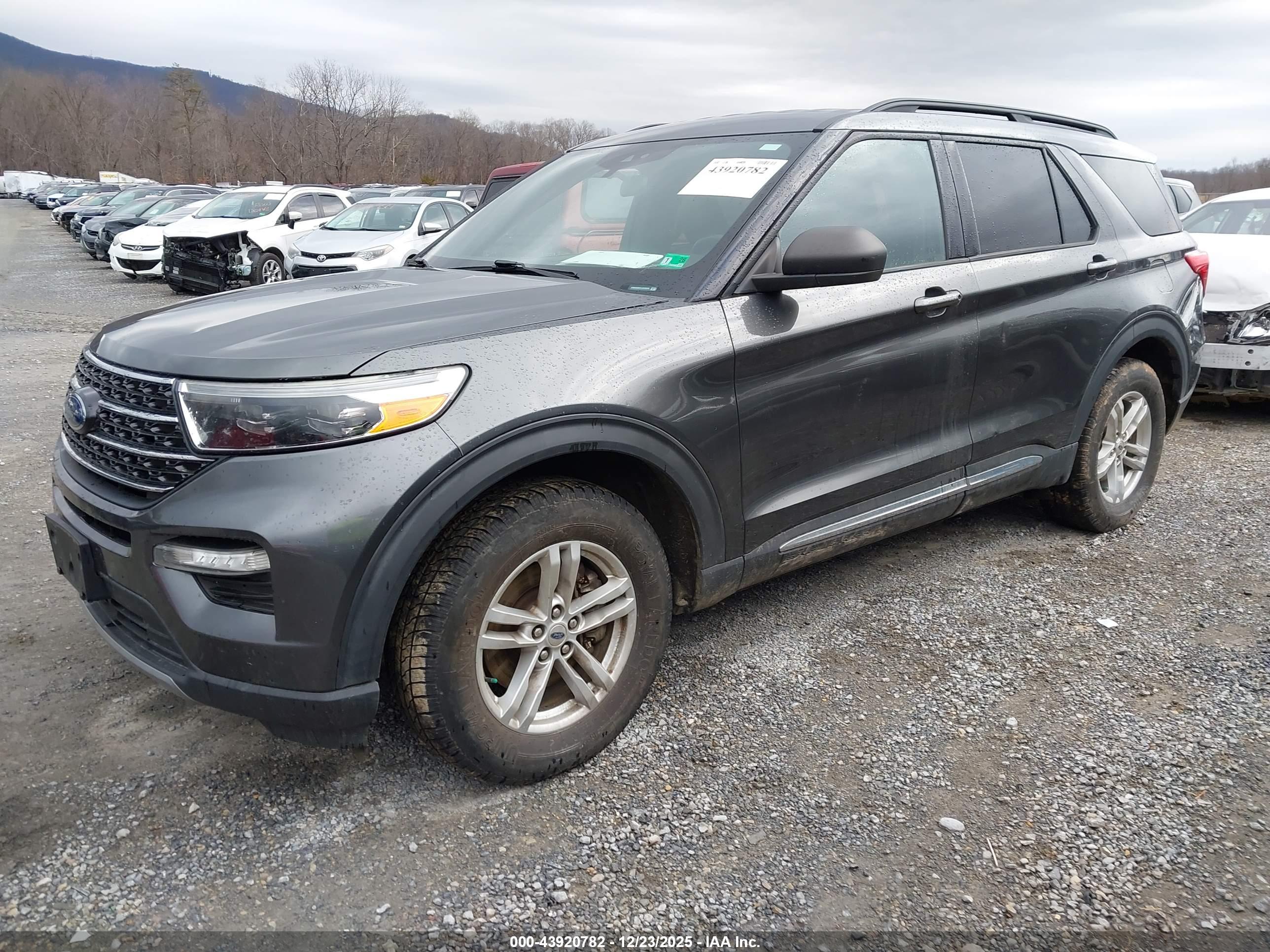FORD EXPLORER image 2