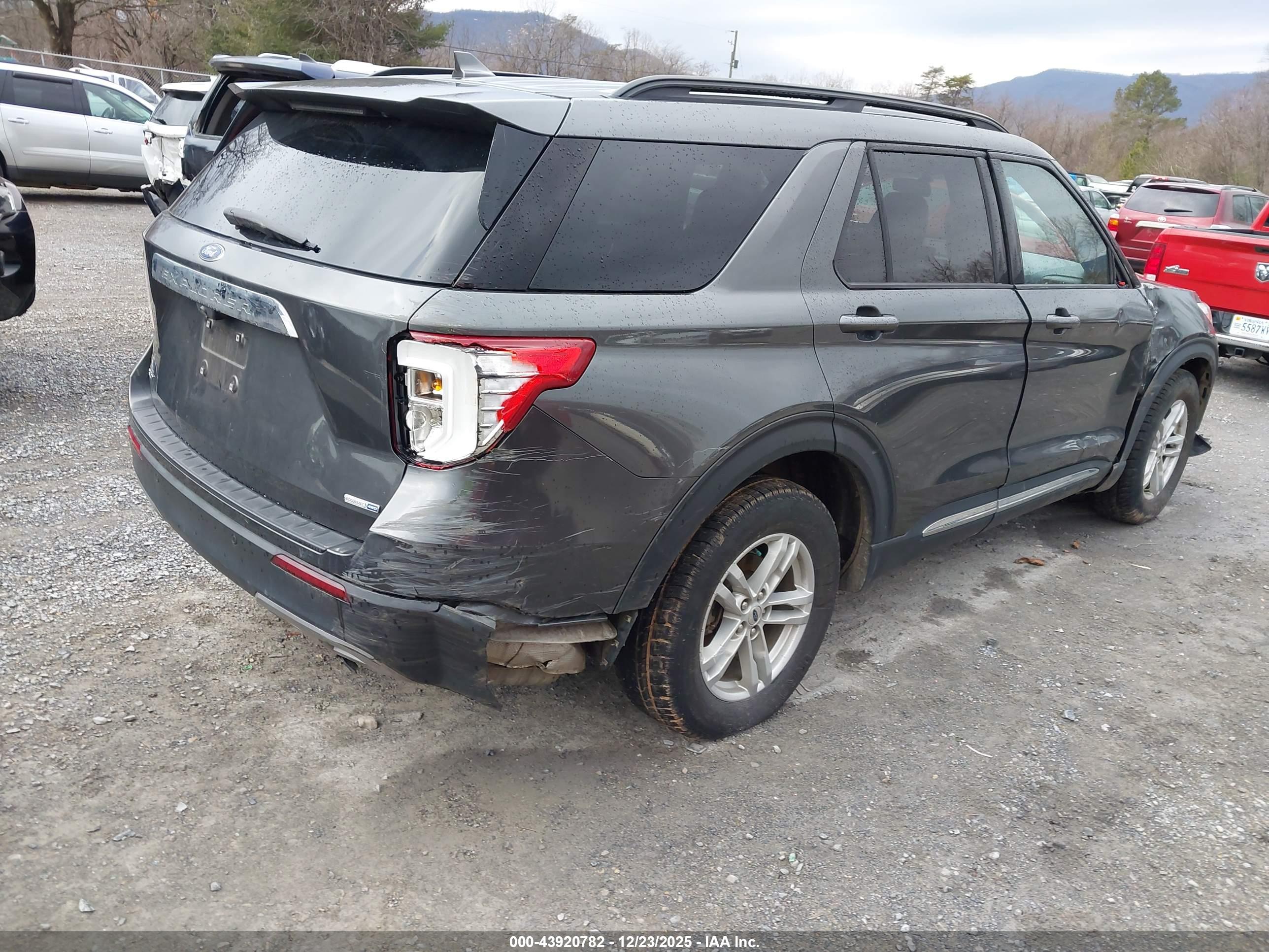 FORD EXPLORER image 4