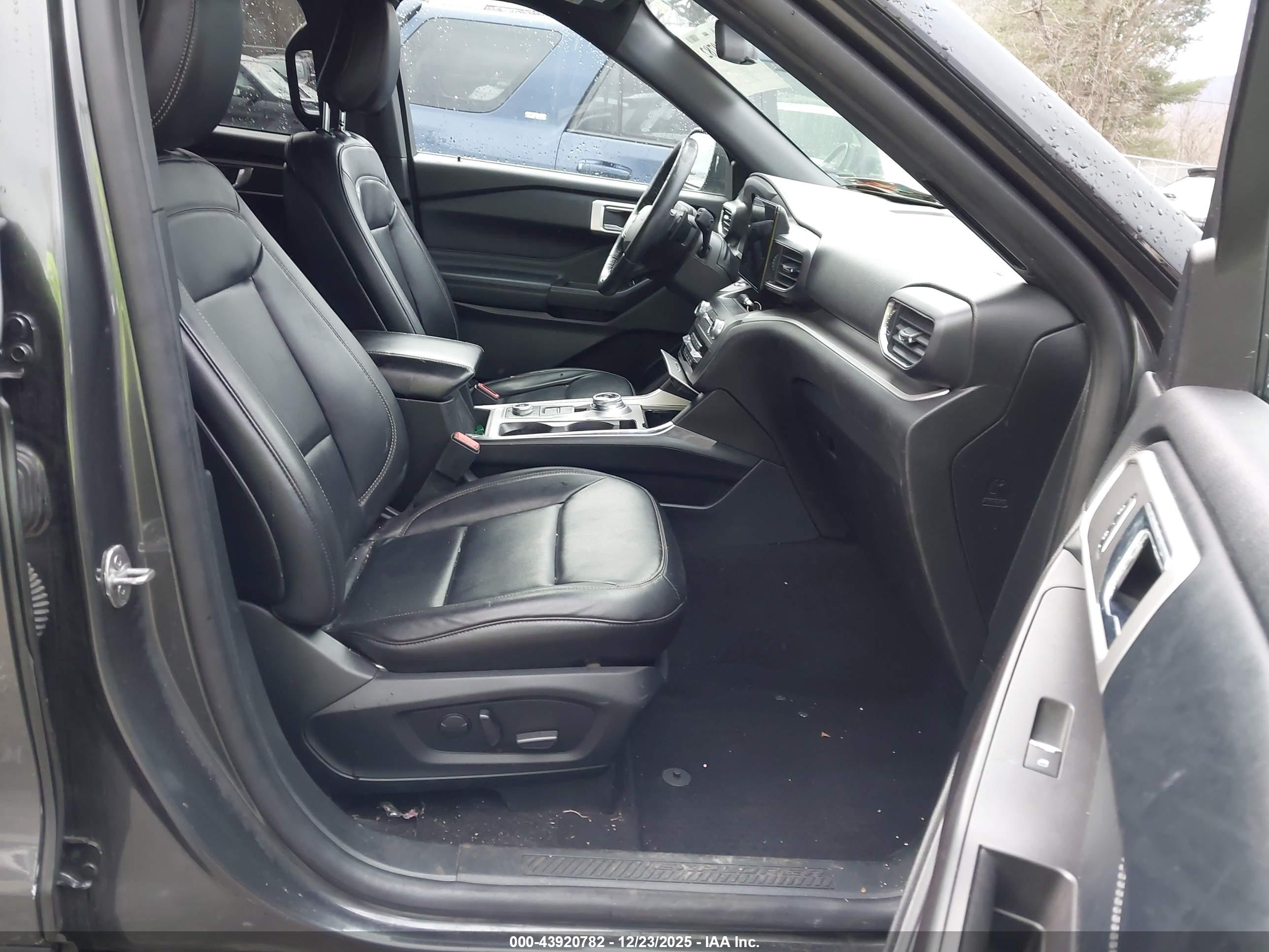 FORD EXPLORER image 5