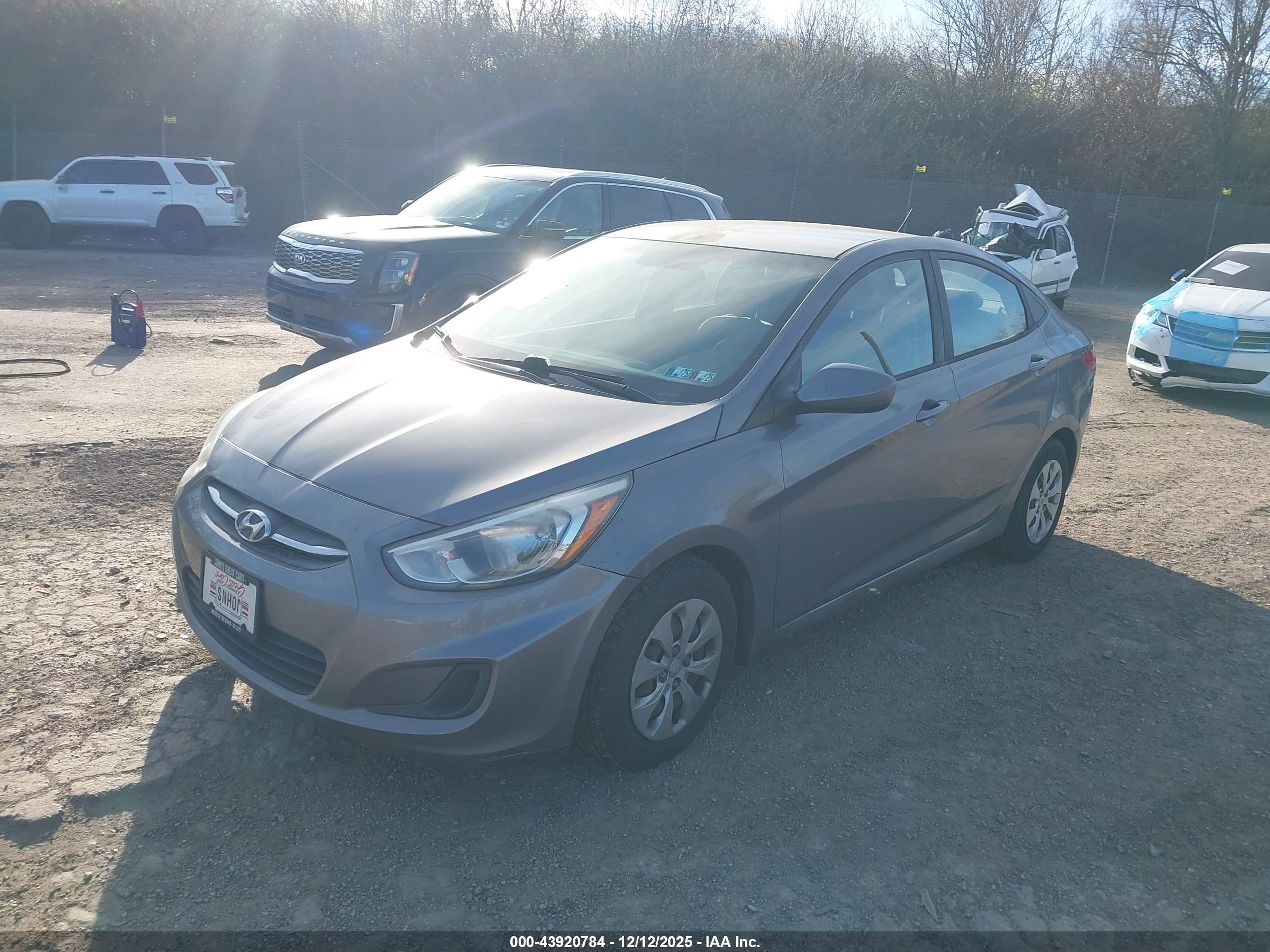 HYUNDAI ACCENT image 2