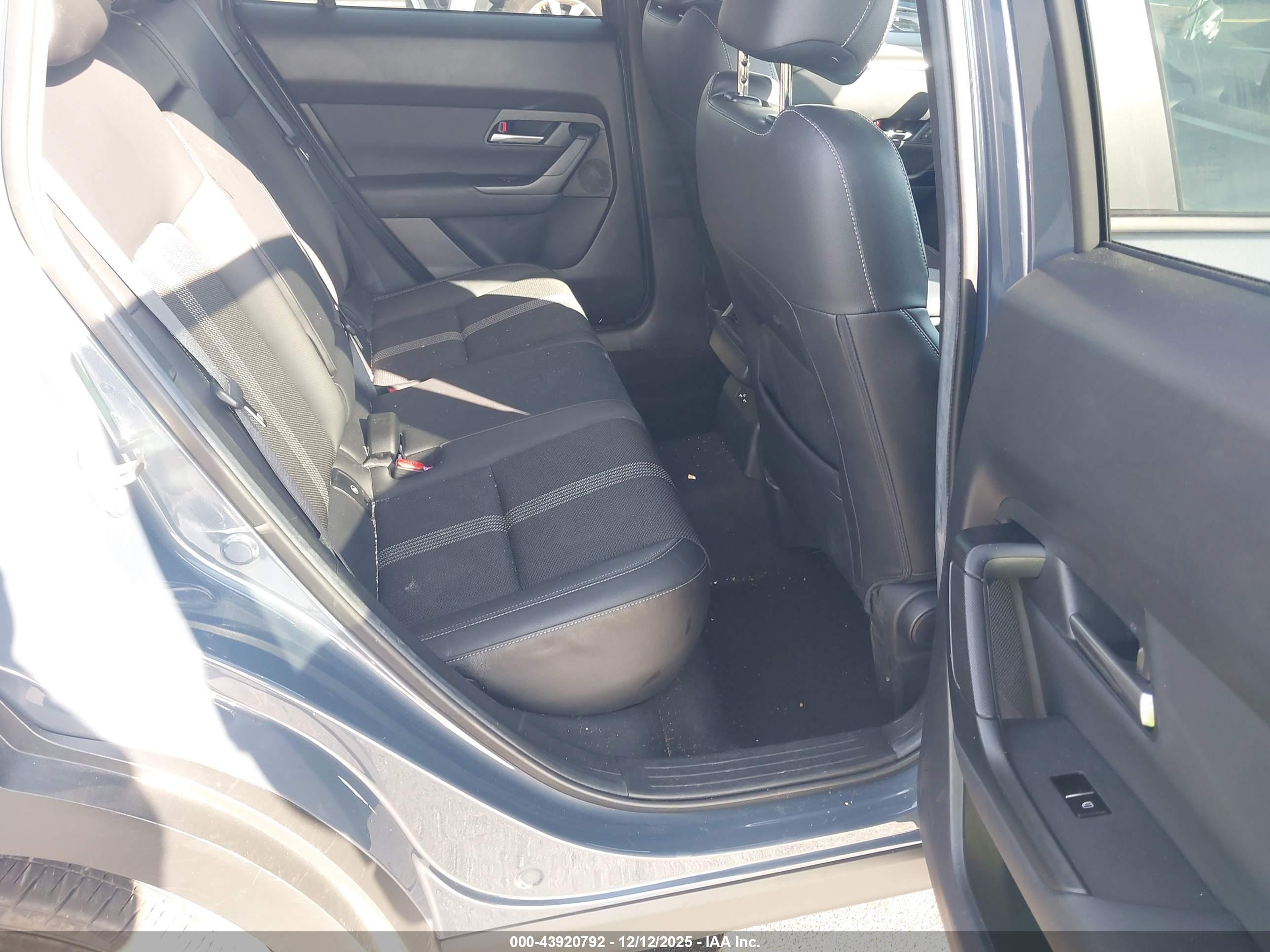 MAZDA CX-50 image 8