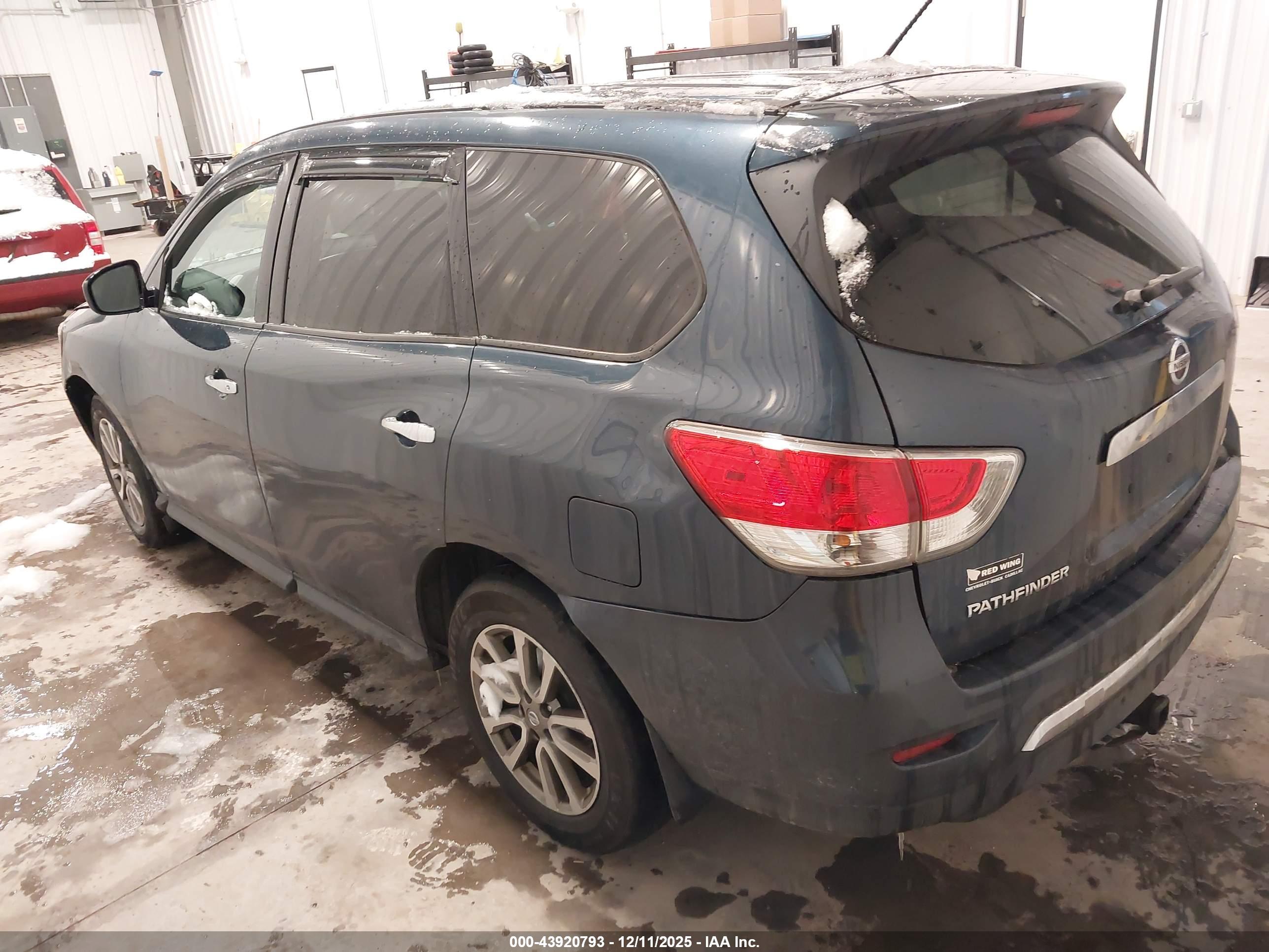 NISSAN PATHFINDER image 3