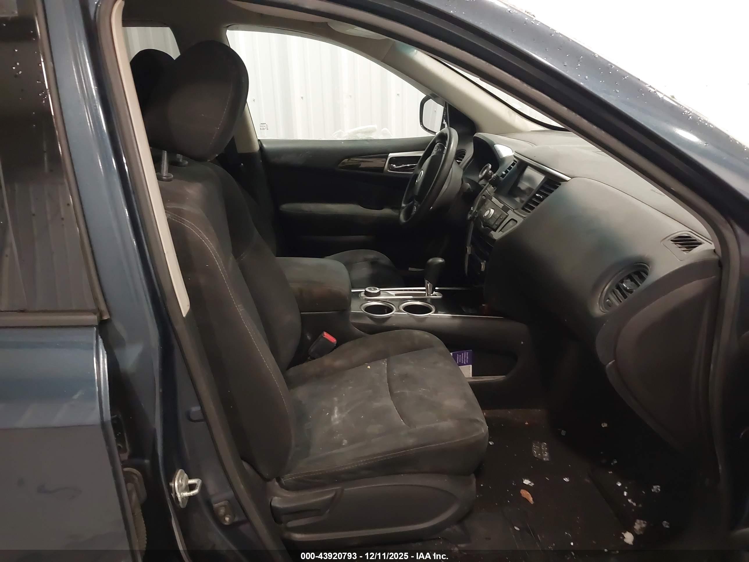 NISSAN PATHFINDER image 5