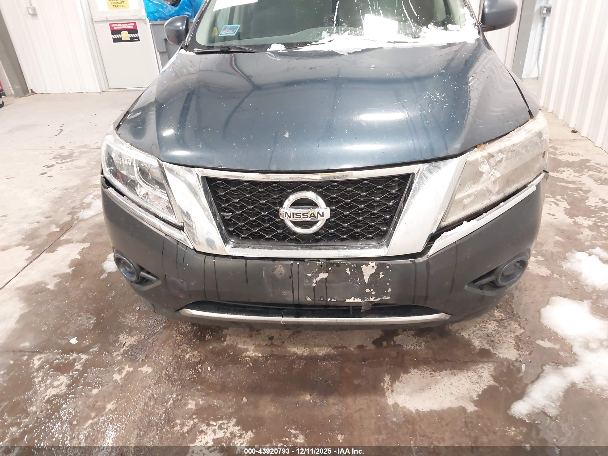 NISSAN PATHFINDER image 6