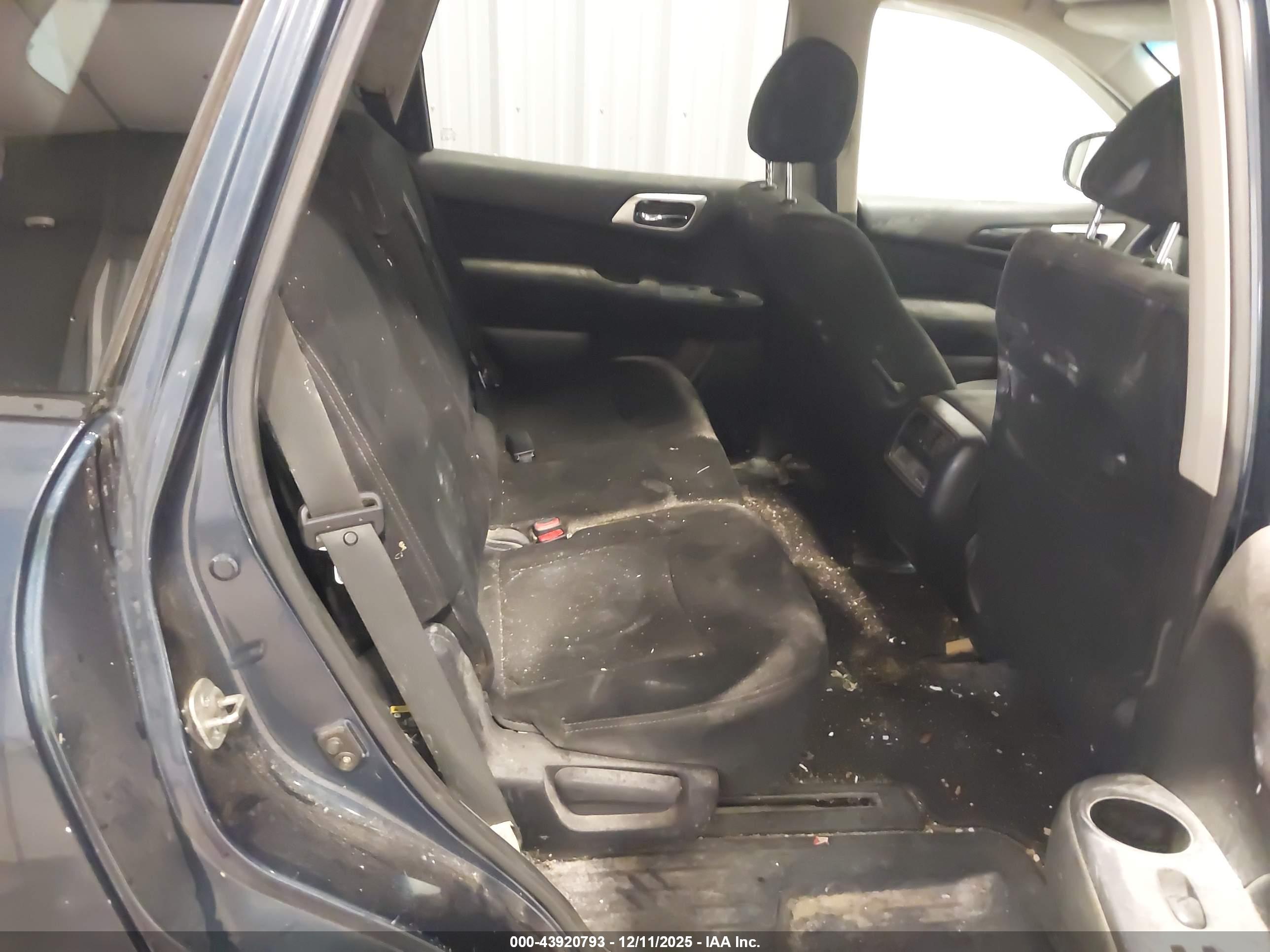 NISSAN PATHFINDER image 8