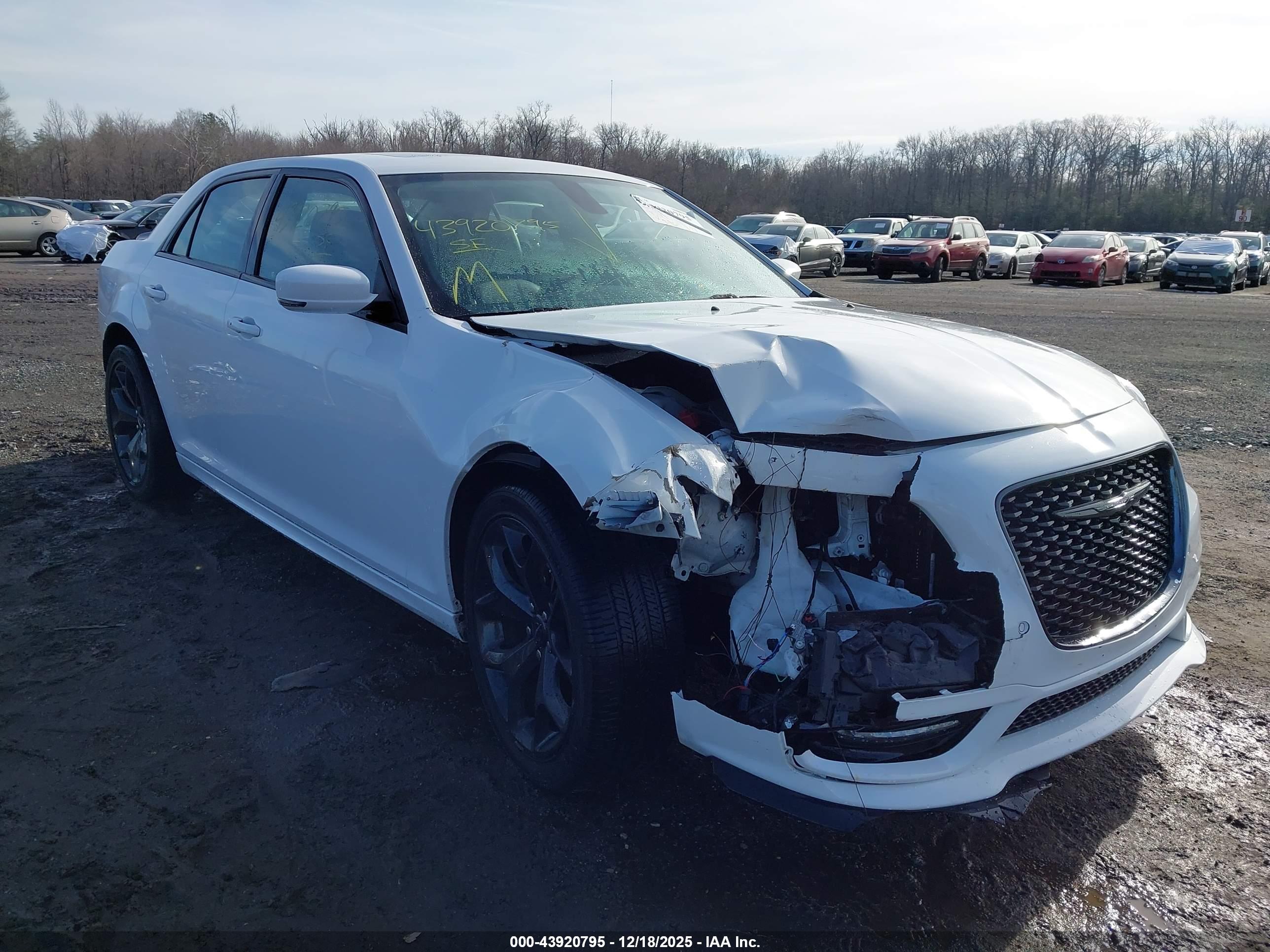 CHRYSLER 300 image 6