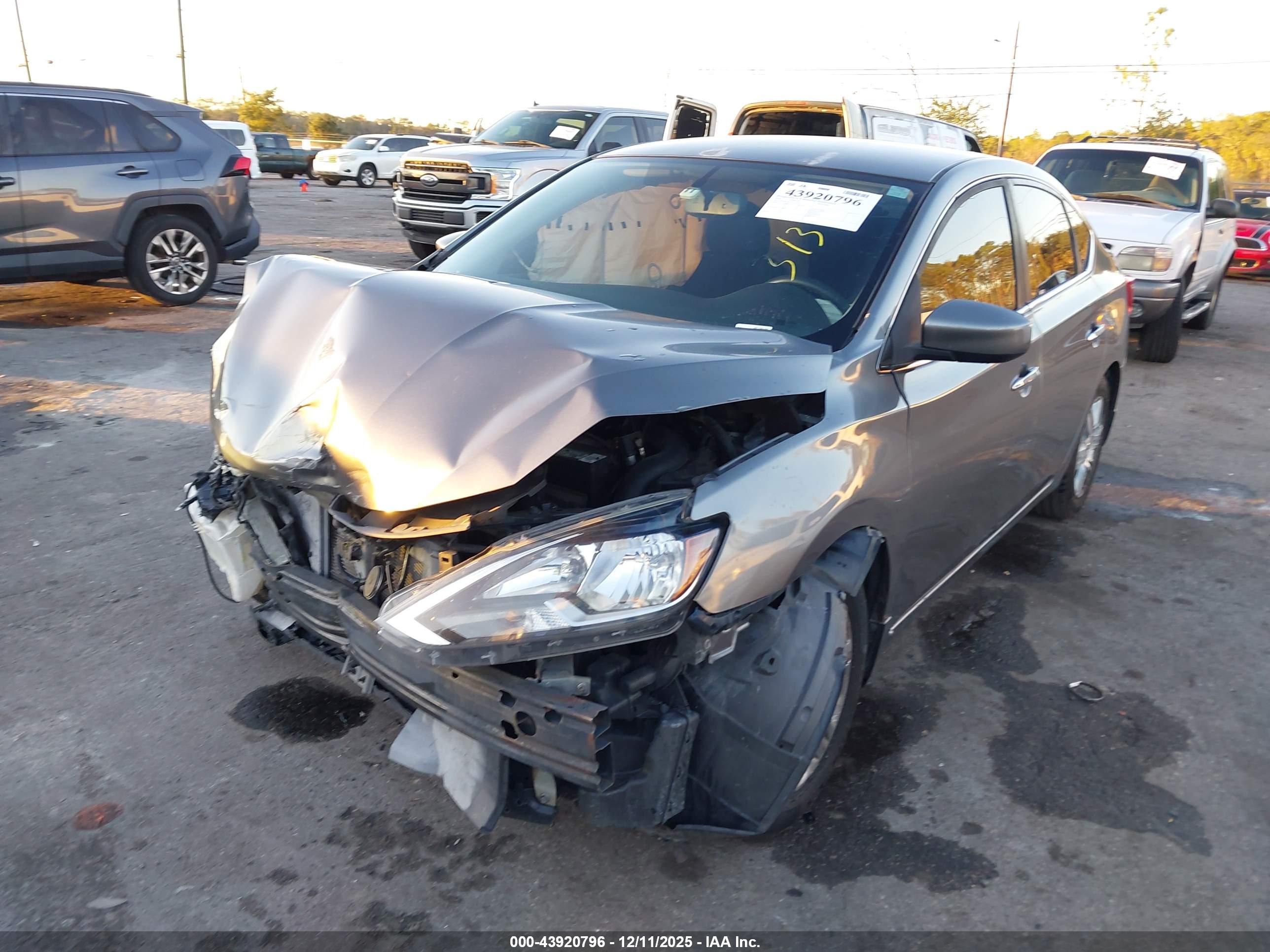 NISSAN SENTRA image 2