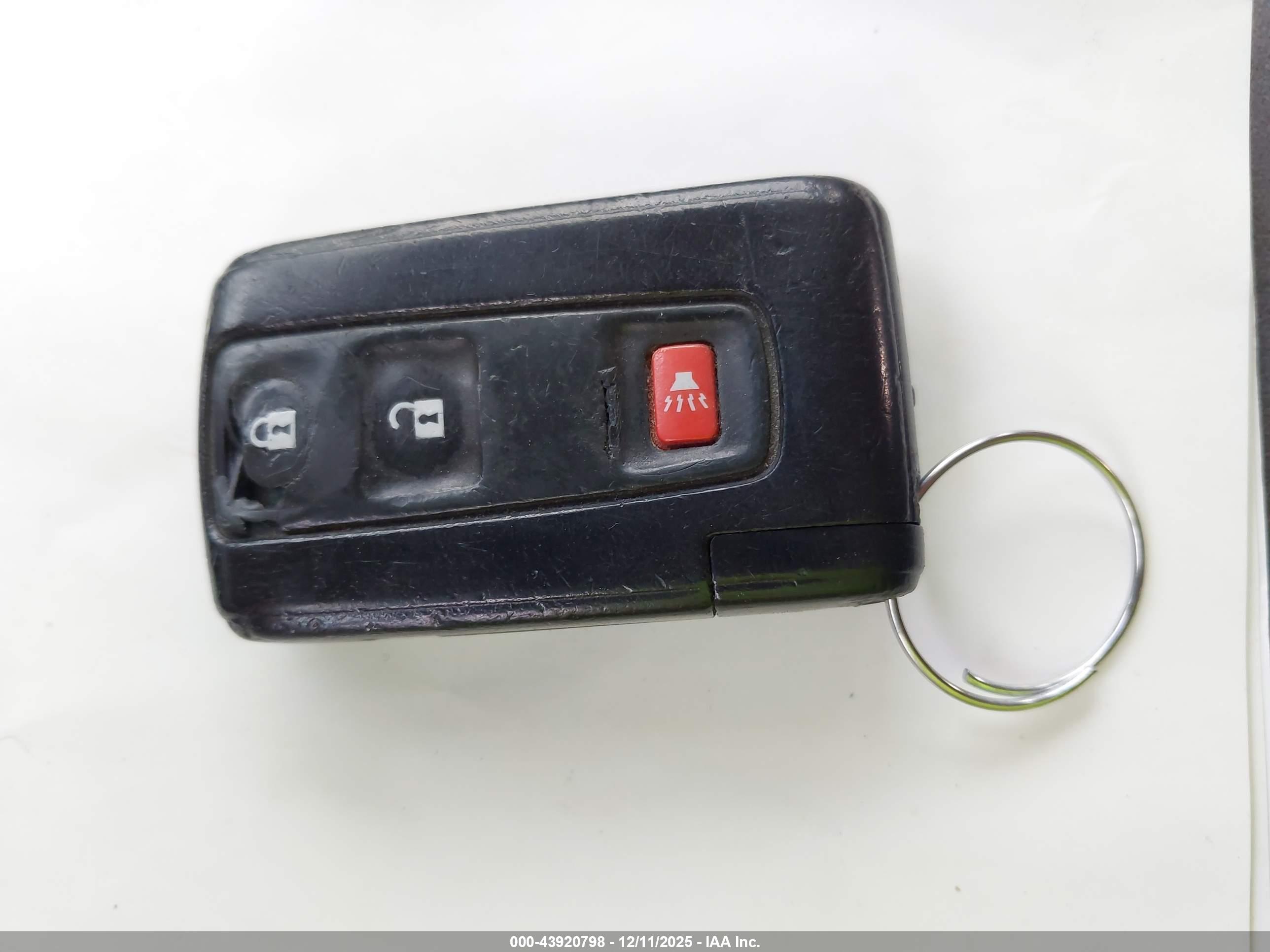 TOYOTA PRIUS image 11