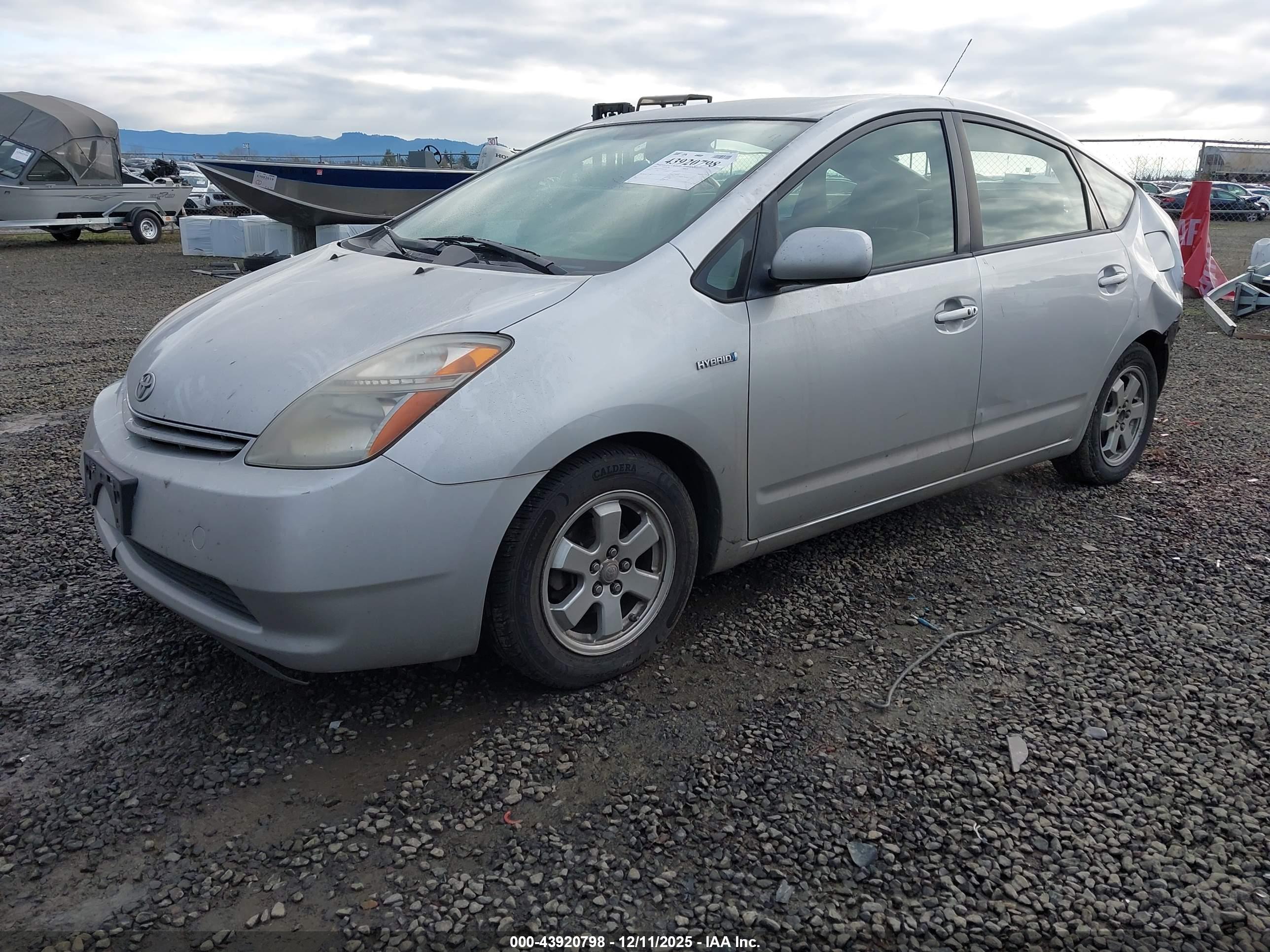 TOYOTA PRIUS image 2