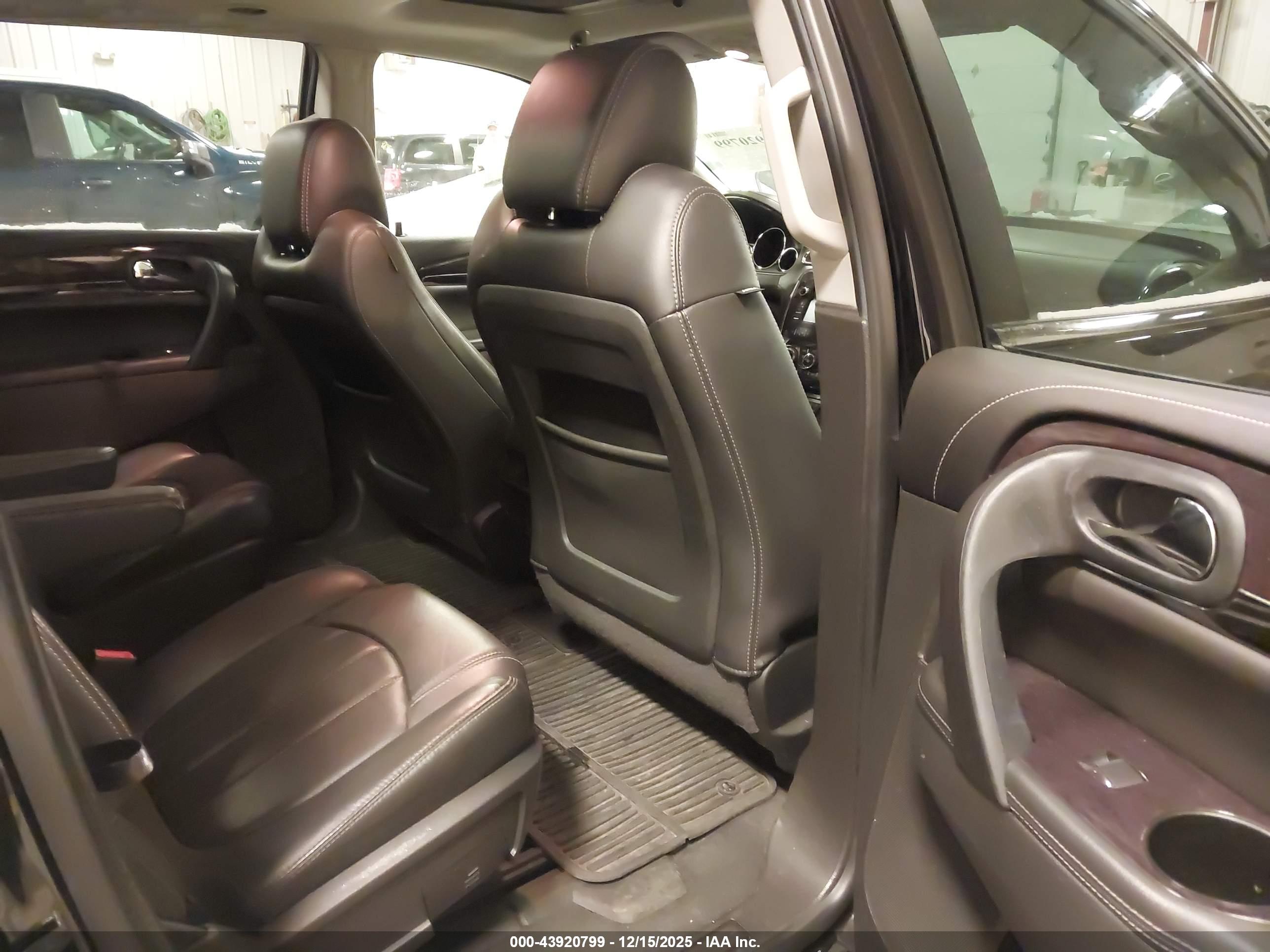 BUICK ENCLAVE image 8