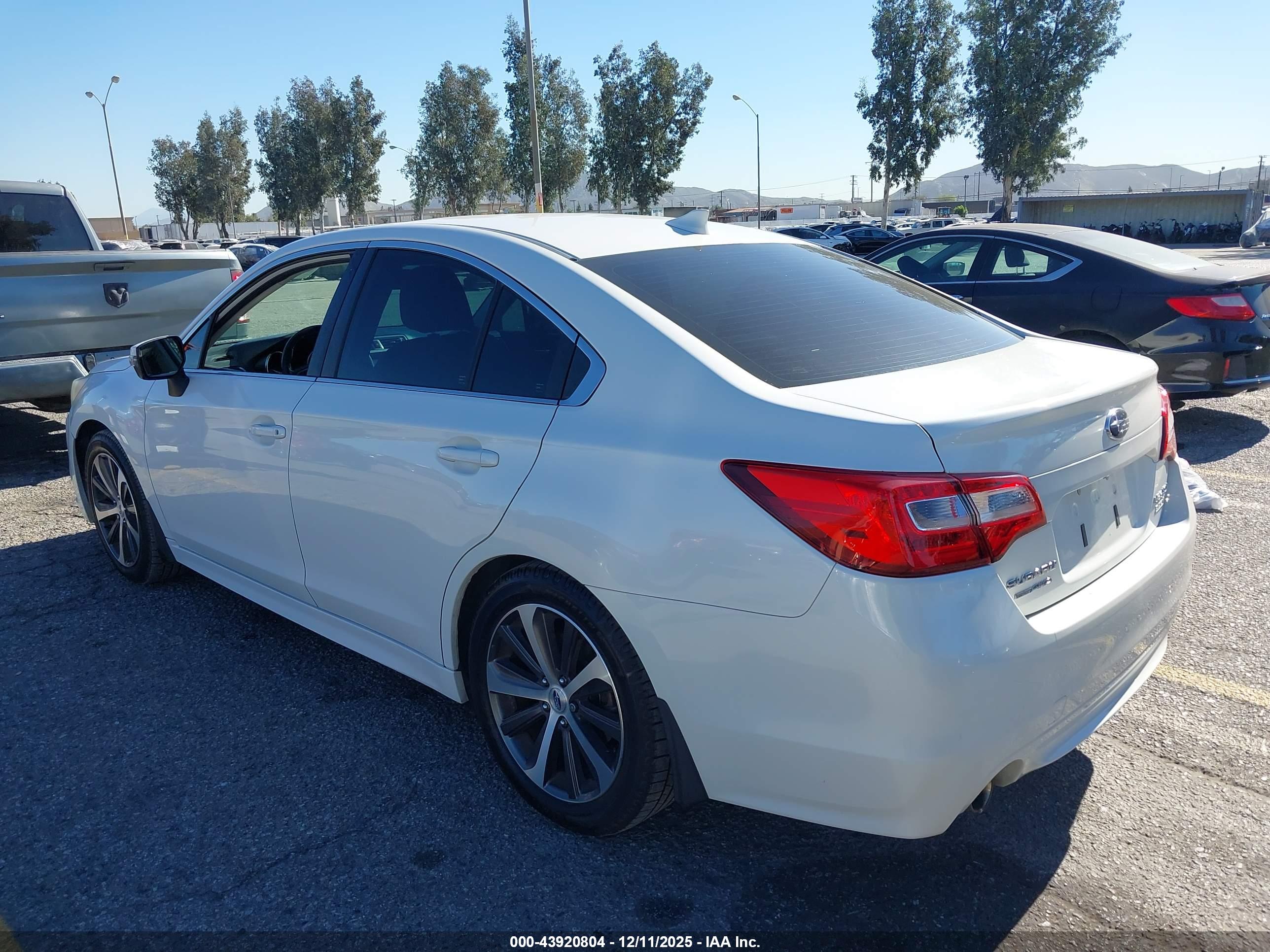 SUBARU LEGACY image 3
