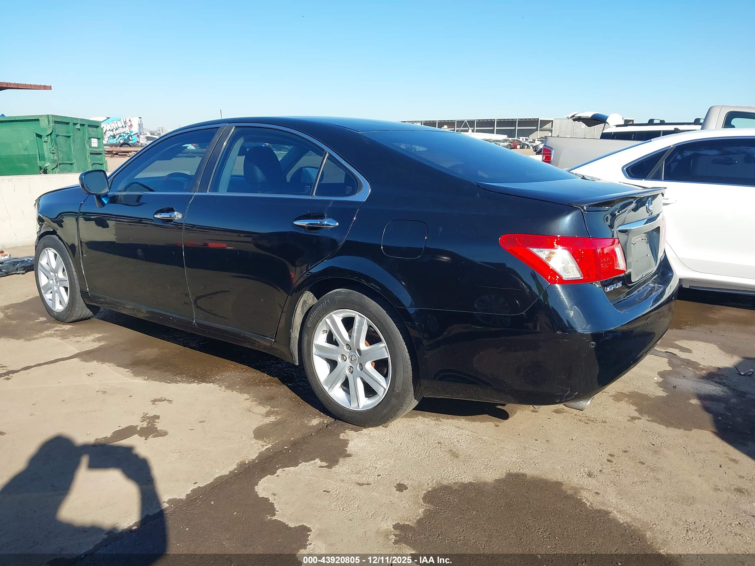 LEXUS ES image 3