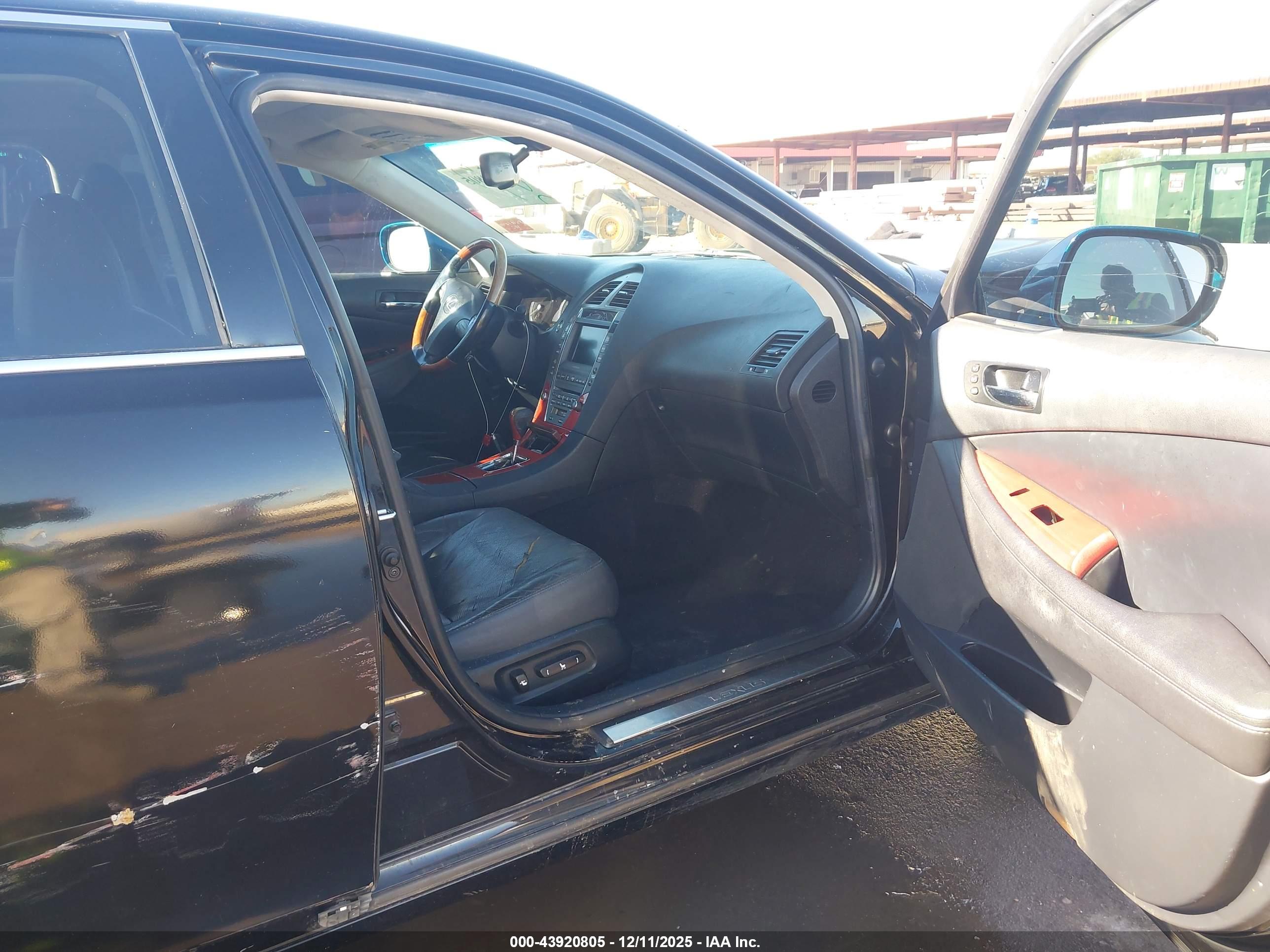 LEXUS ES image 5