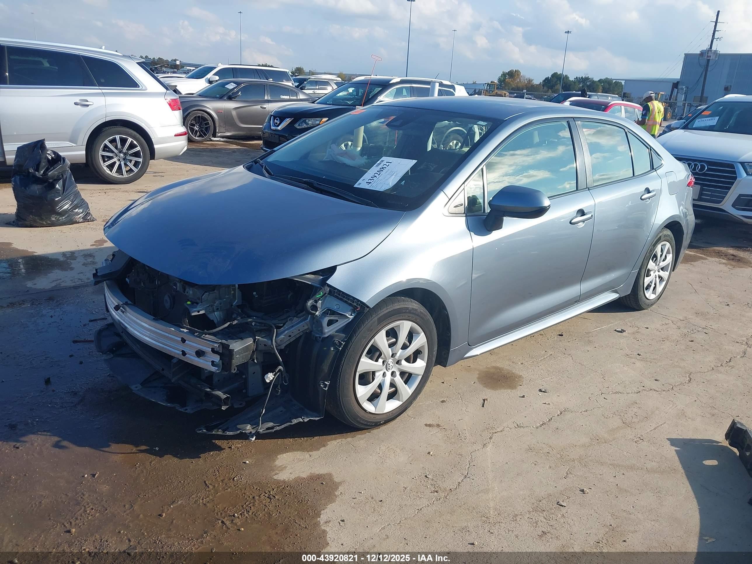 TOYOTA COROLLA image 2