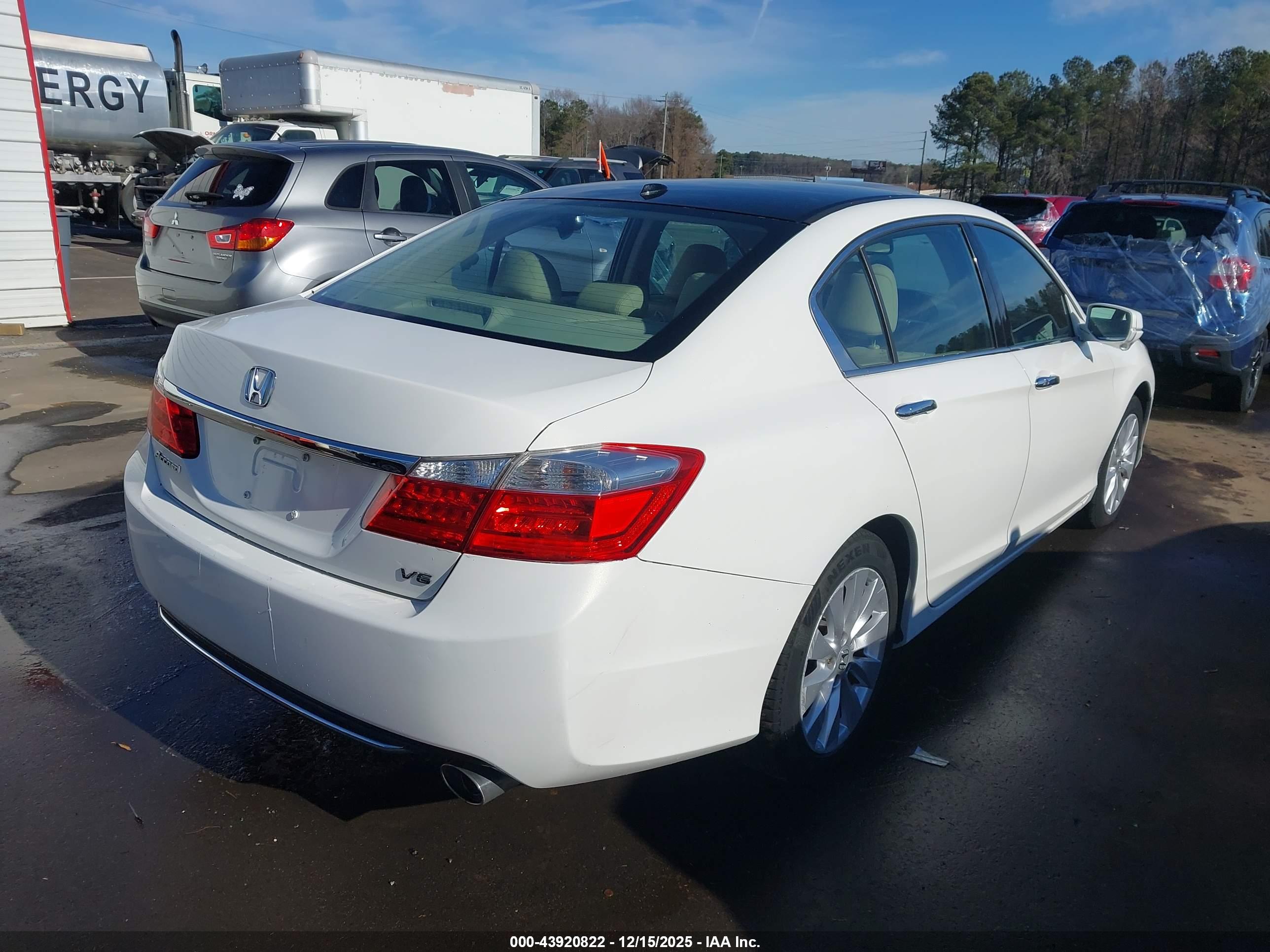 HONDA ACCORD image 4