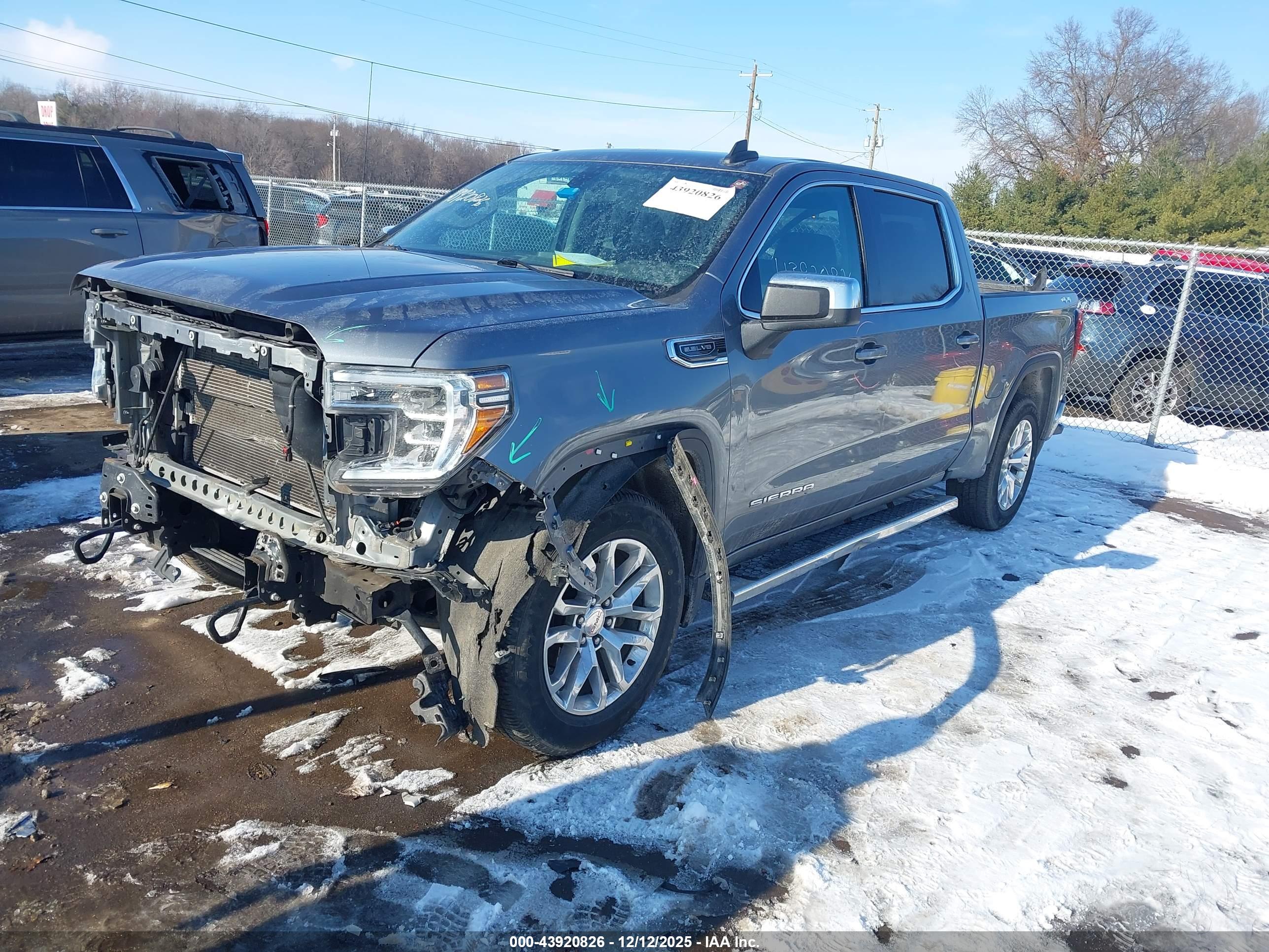 GMC SIERRA image 2