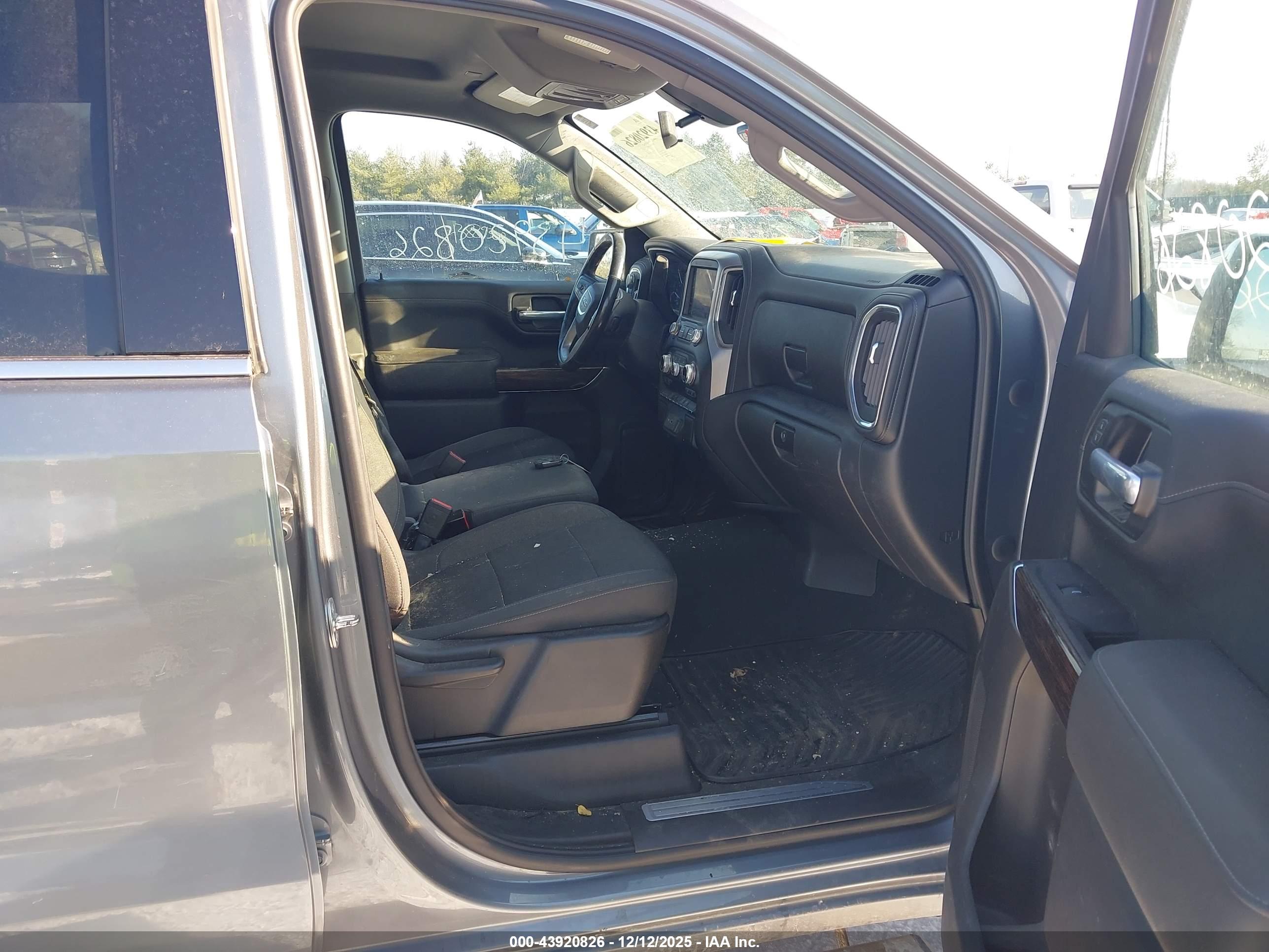 GMC SIERRA image 5