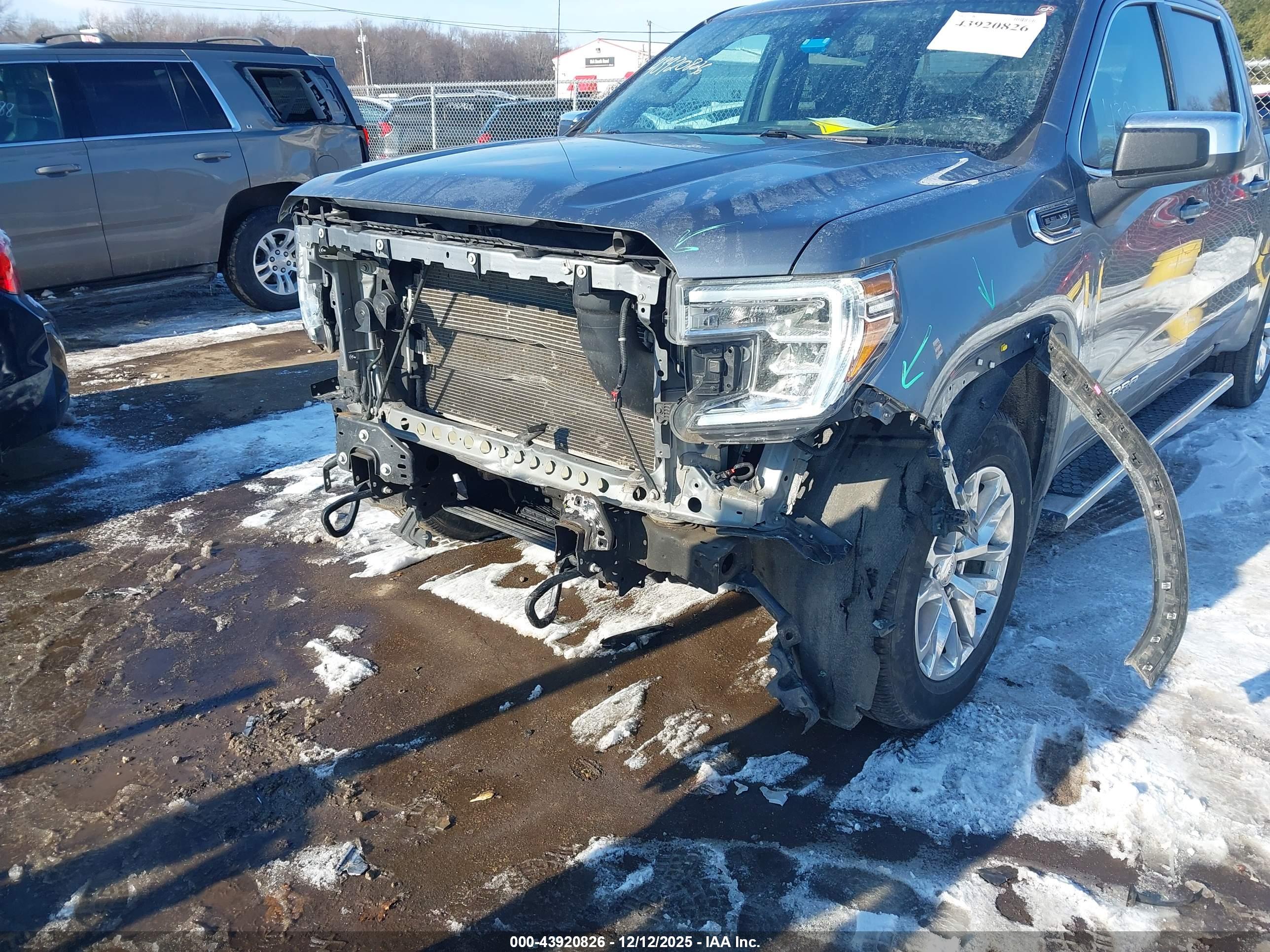 GMC SIERRA image 6