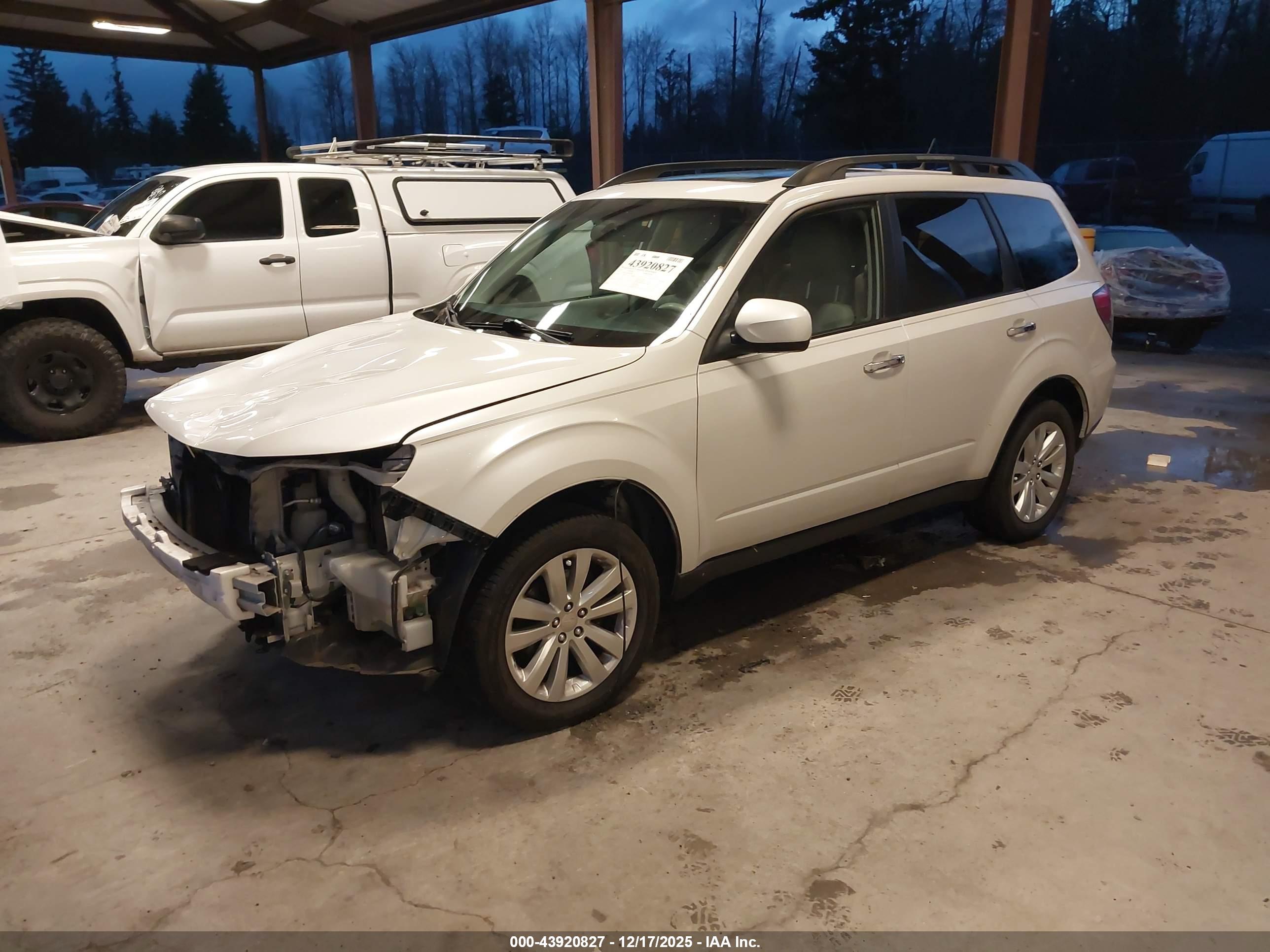 SUBARU FORESTER image 2