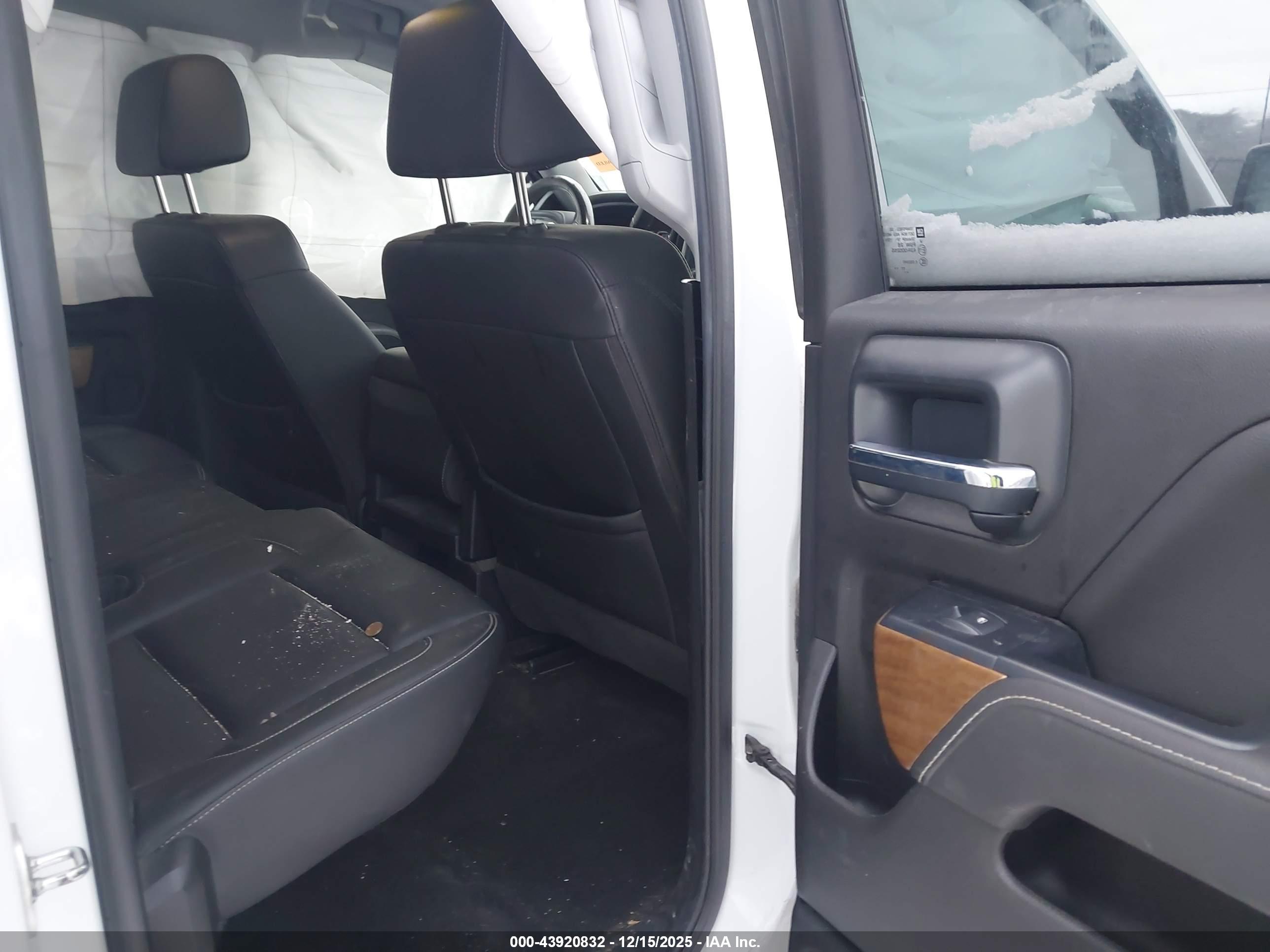CHEVROLET SILVERADO image 8