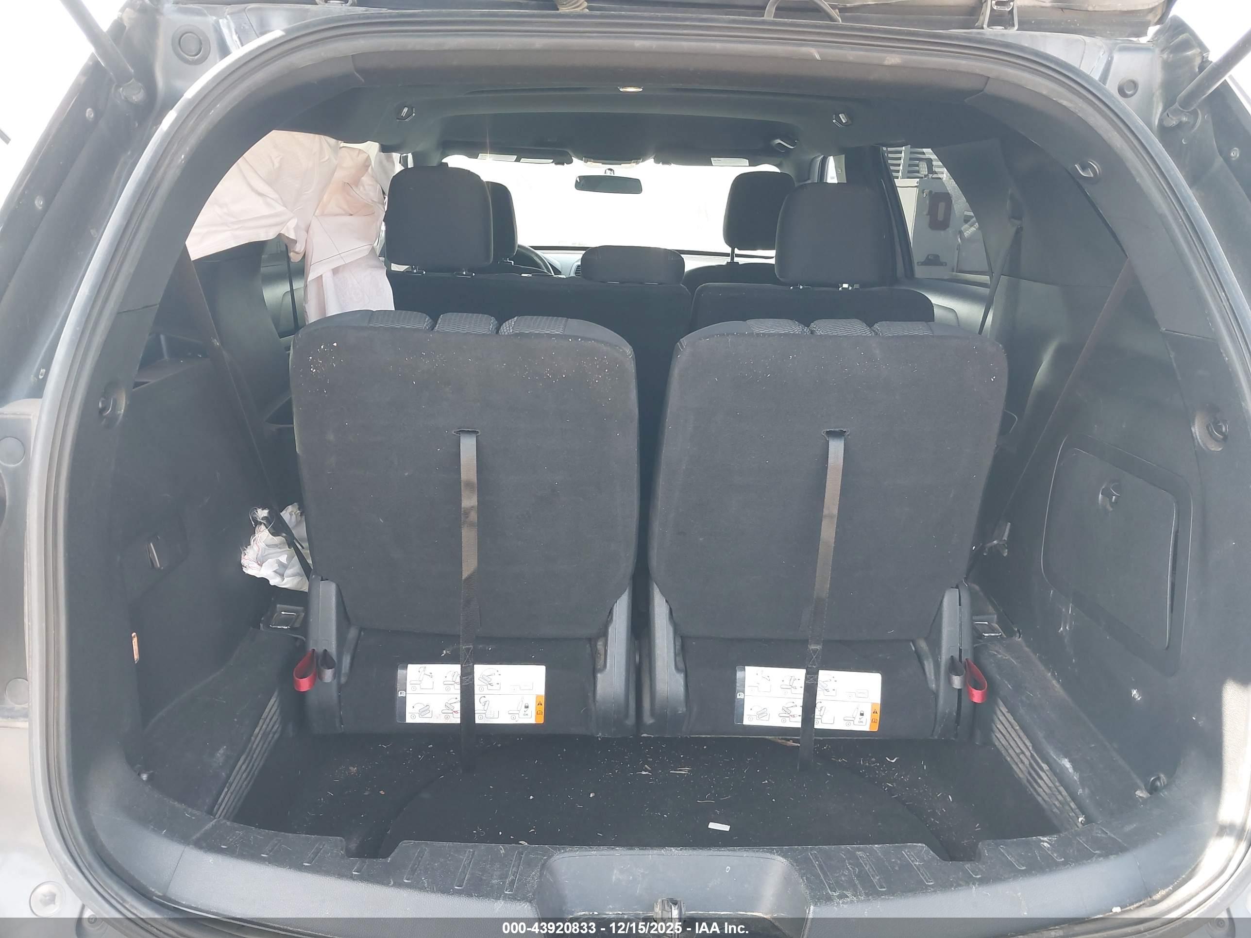 FORD EXPLORER image 8