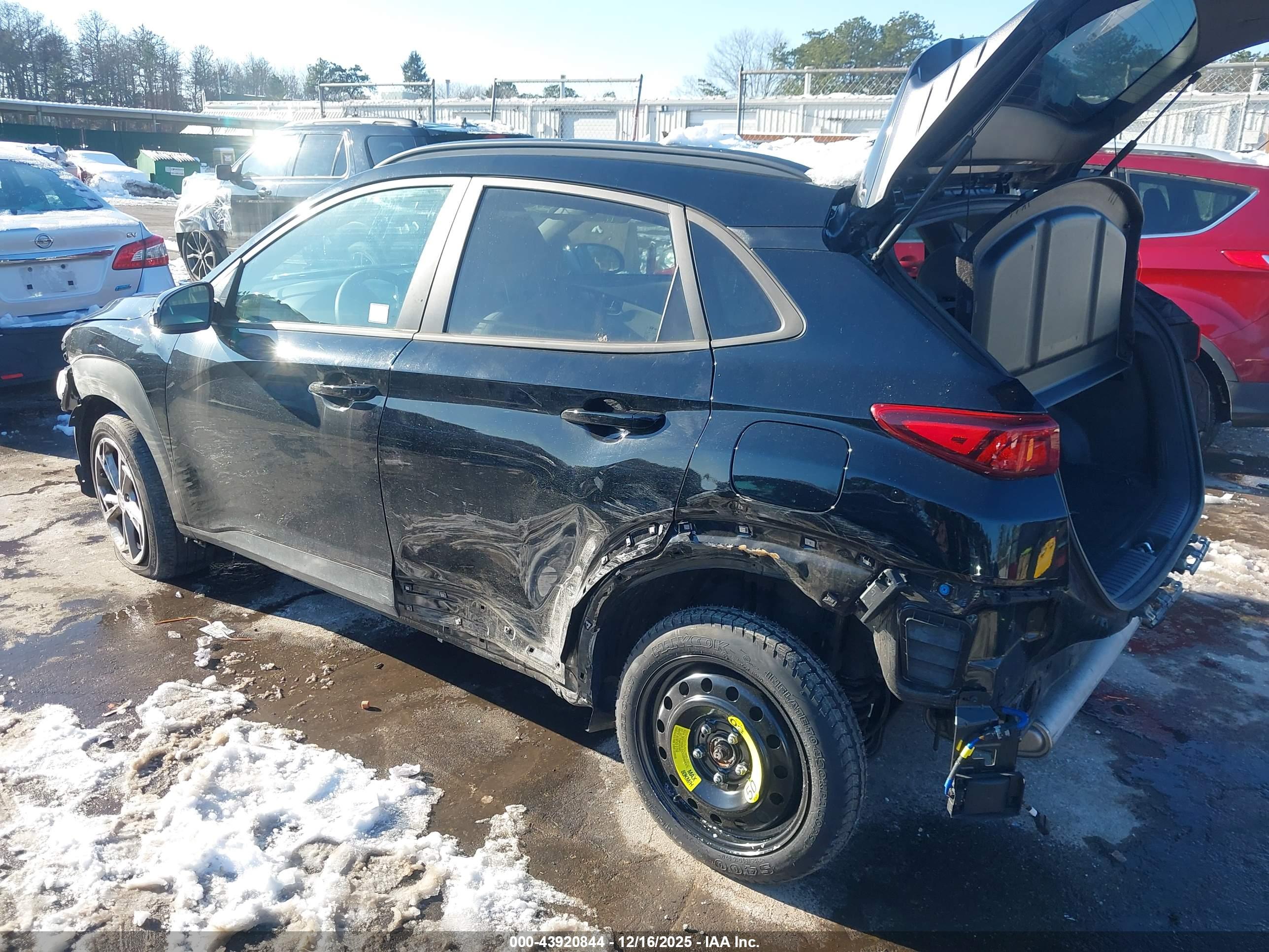 HYUNDAI KONA image 3