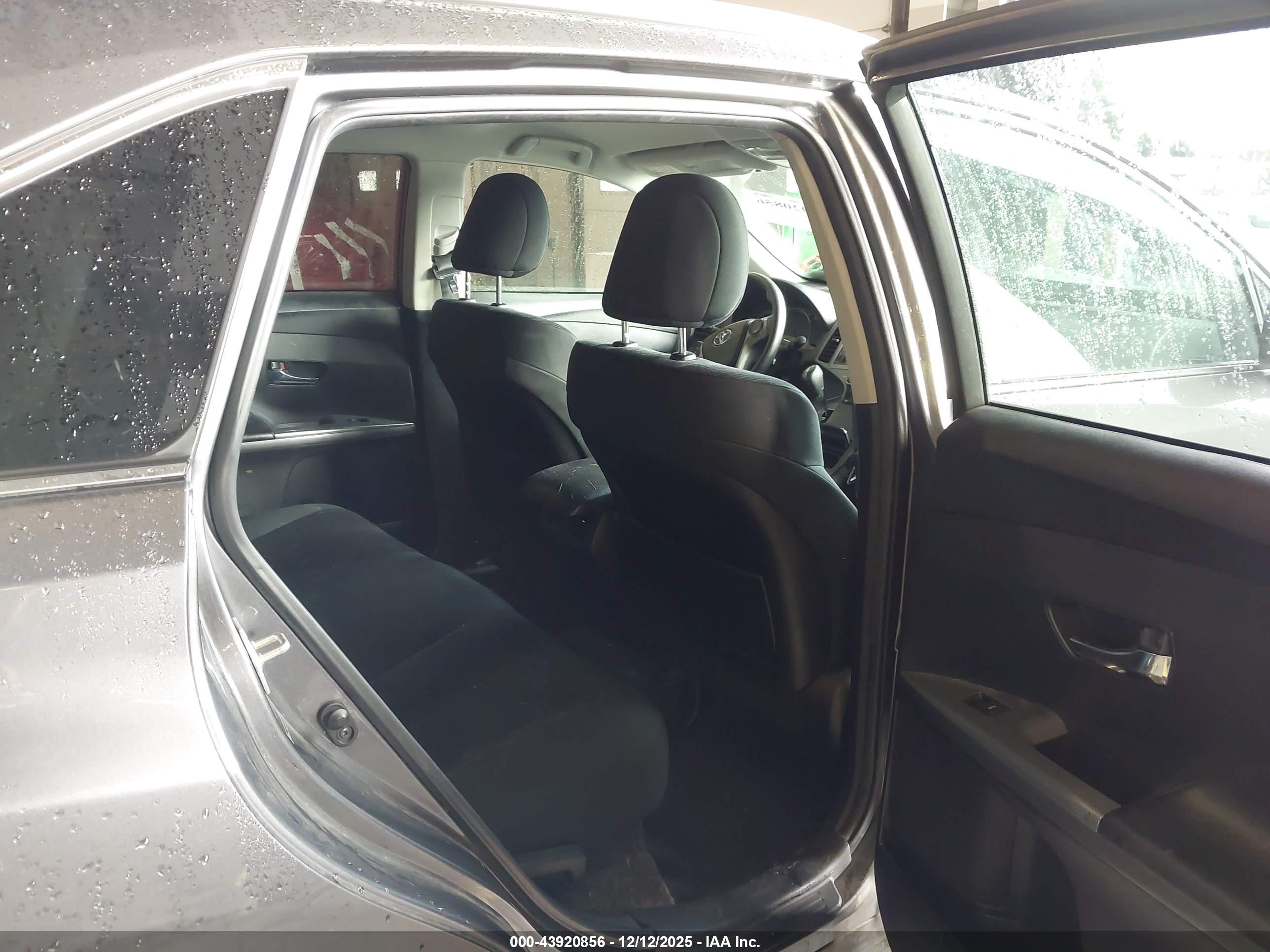 TOYOTA VENZA image 8